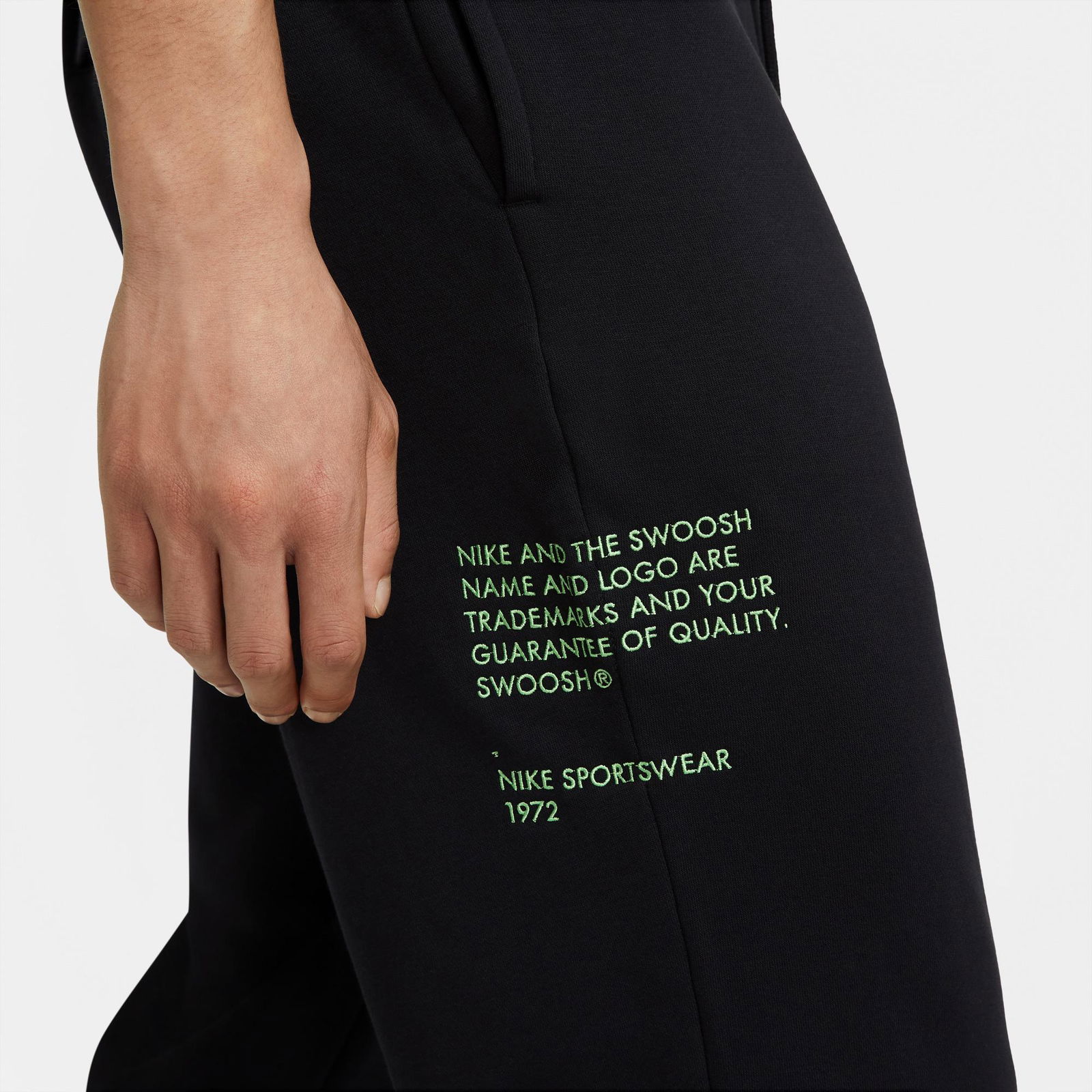 Nike Sportswear Swoosh Siyah Eşofman Altı