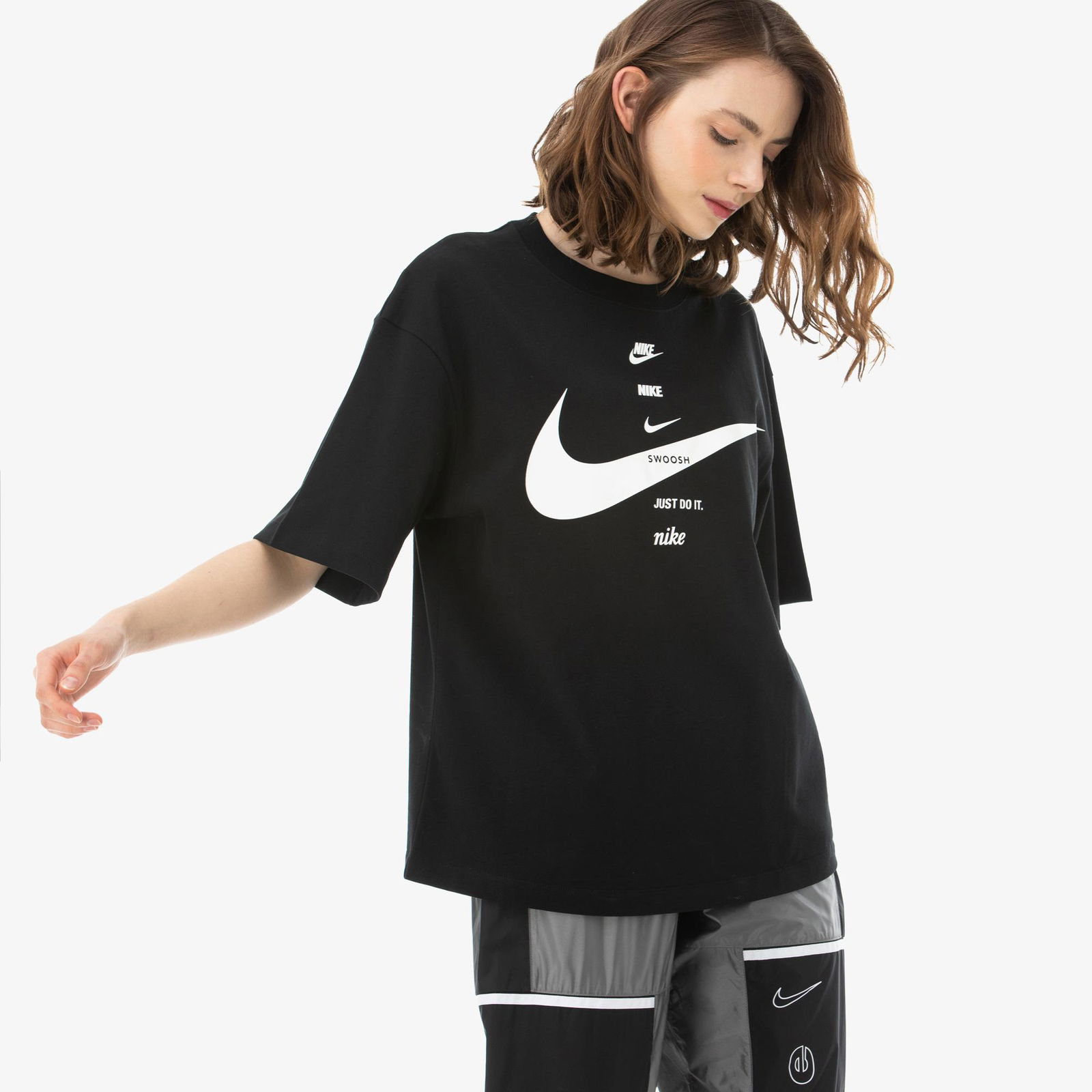 Nike Sportswear Swoosh Siyah T-Shirt