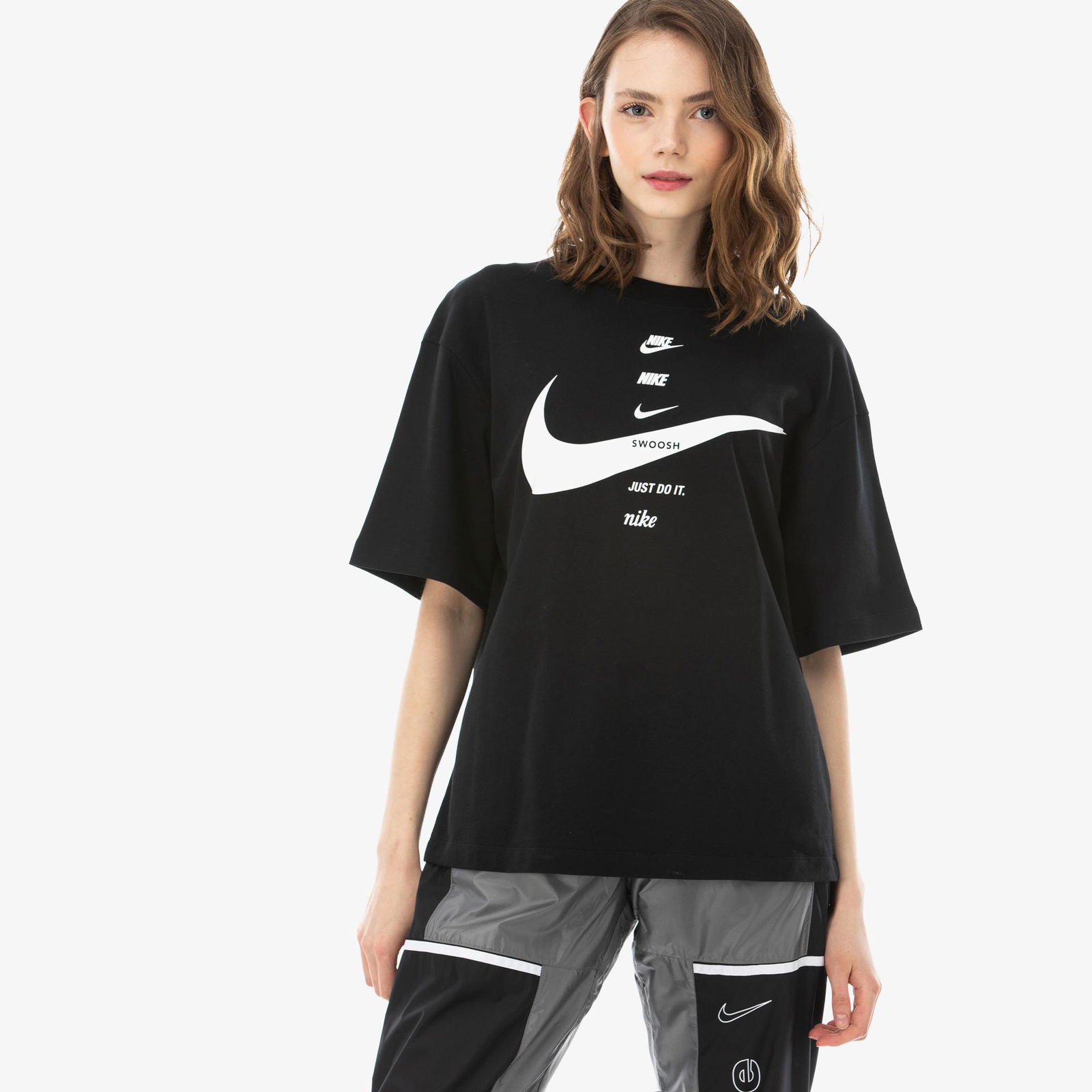 Nike Sportswear Swoosh Siyah T-Shirt