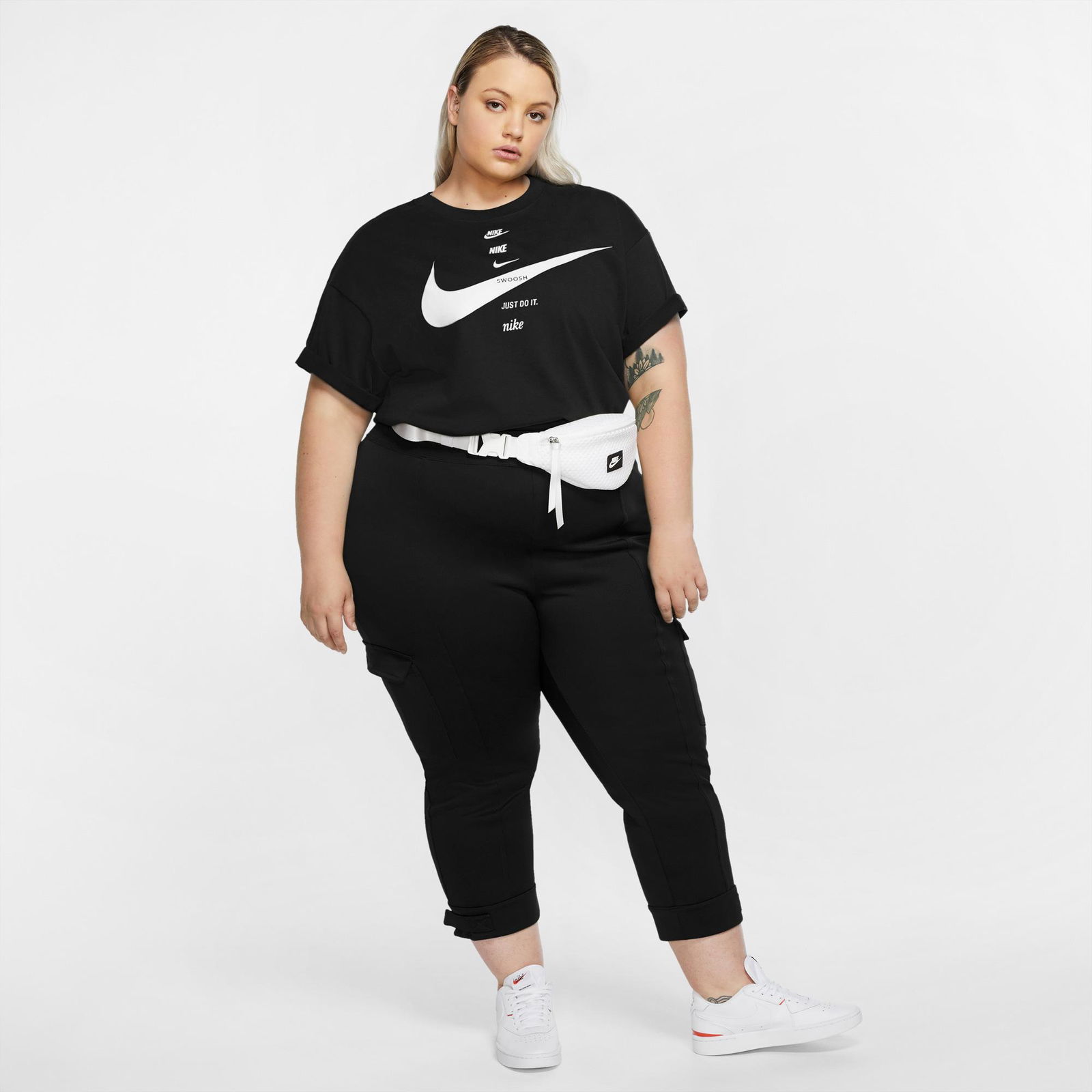 Nike Sportswear Swoosh Siyah T-Shirt
