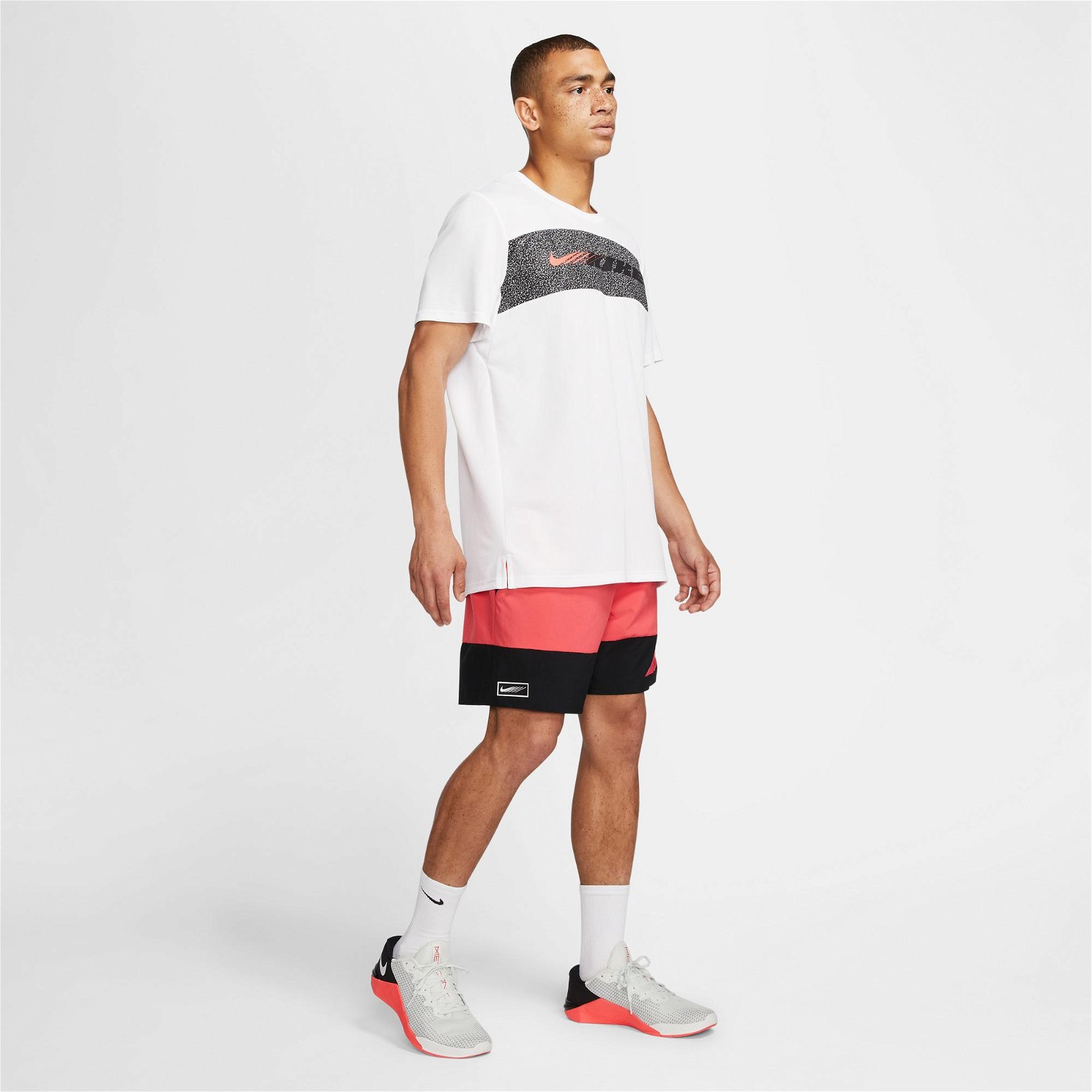 Nike Dry Superset Energy Erkek Beyaz T-Shirt
