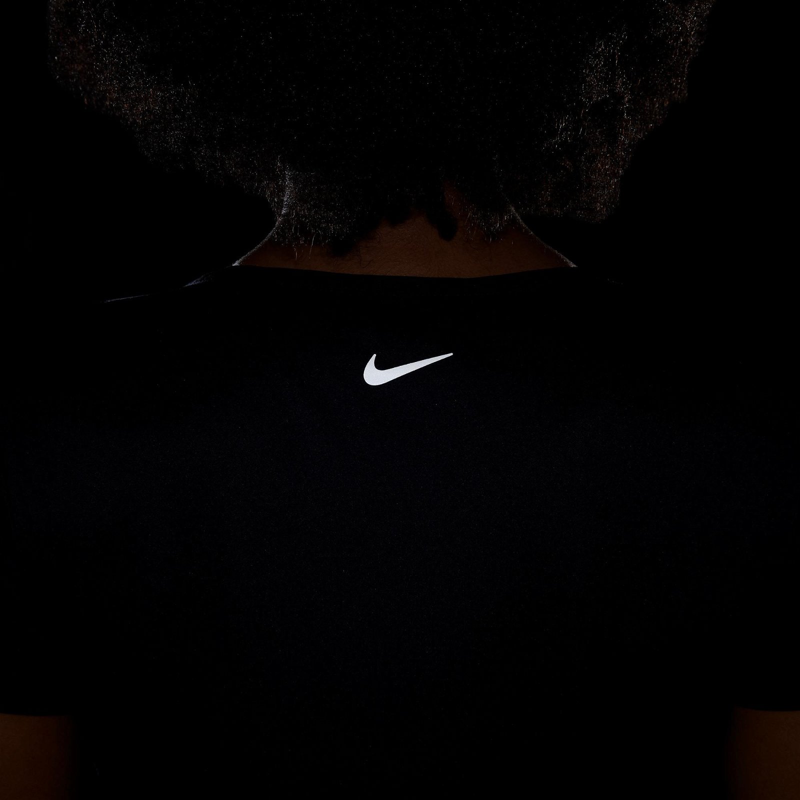 Nike Swoosh Run Kadın Siyah T-Shirt