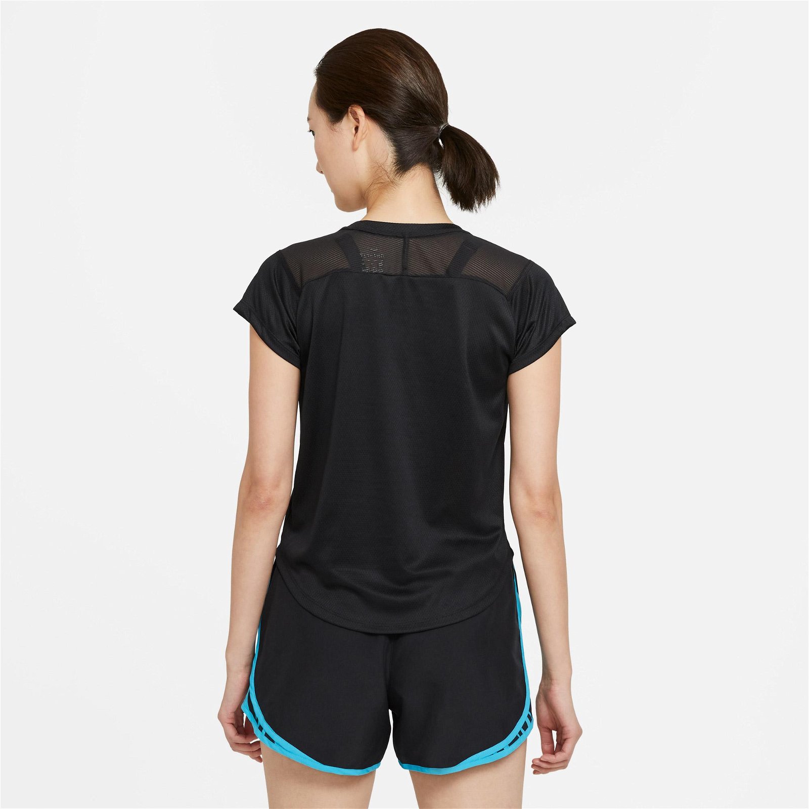 Nike Icon Clash Run Graphic Kadın Siyah T-Shirt