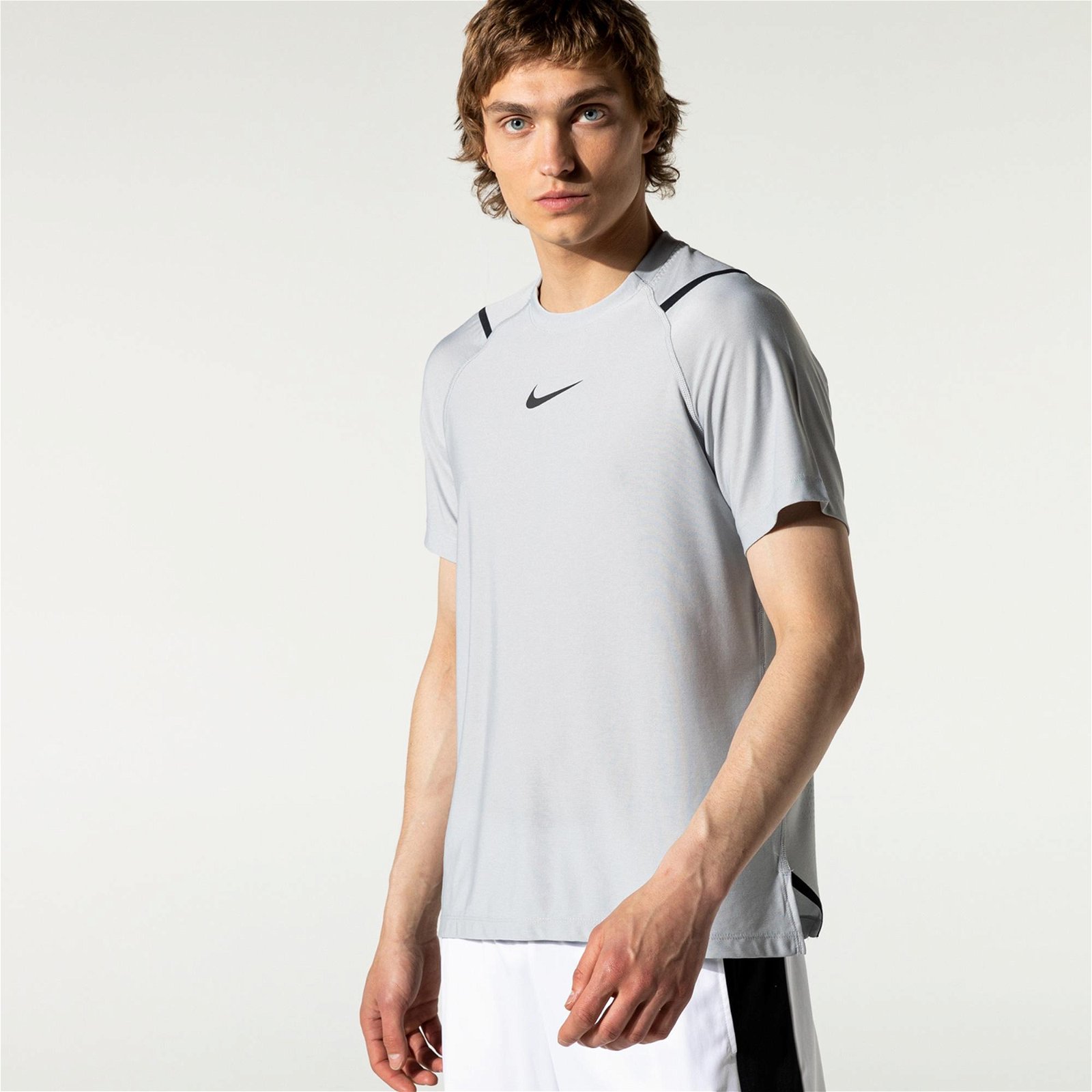 Nike Pro Erkek Gri T-Shirt