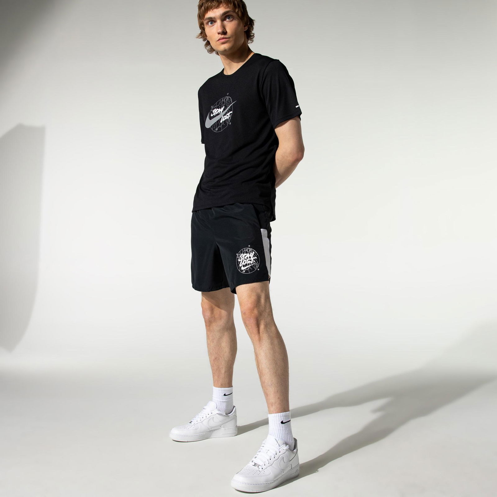 Nike Challenger 7inç Bf Wild Run Graphic Erkek Siyah Şort
