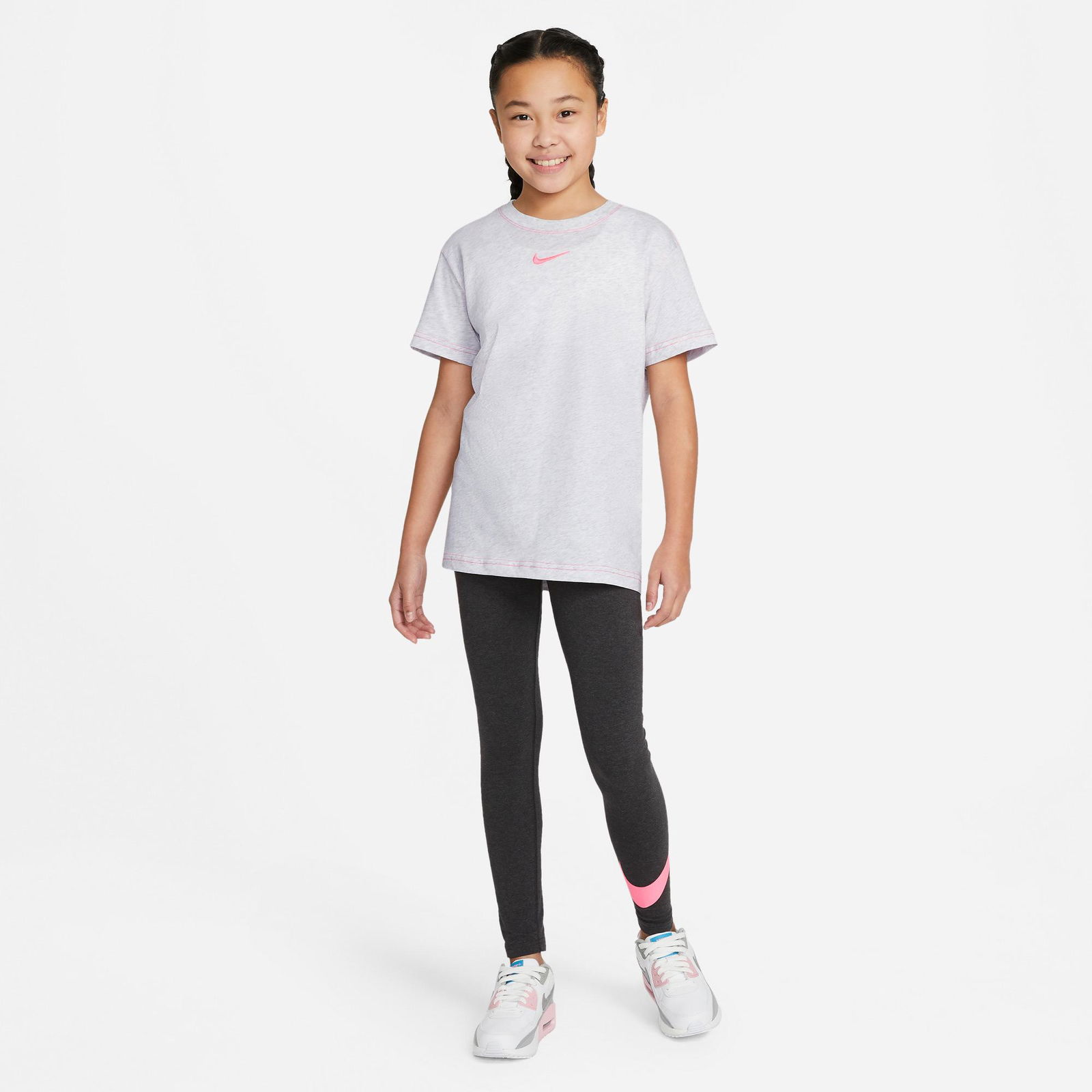 Nike Girls Sportswear Essential Çocuk Gri T-Shirt