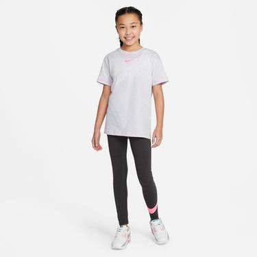  Nike Girls Sportswear Essential Çocuk Gri T-Shirt