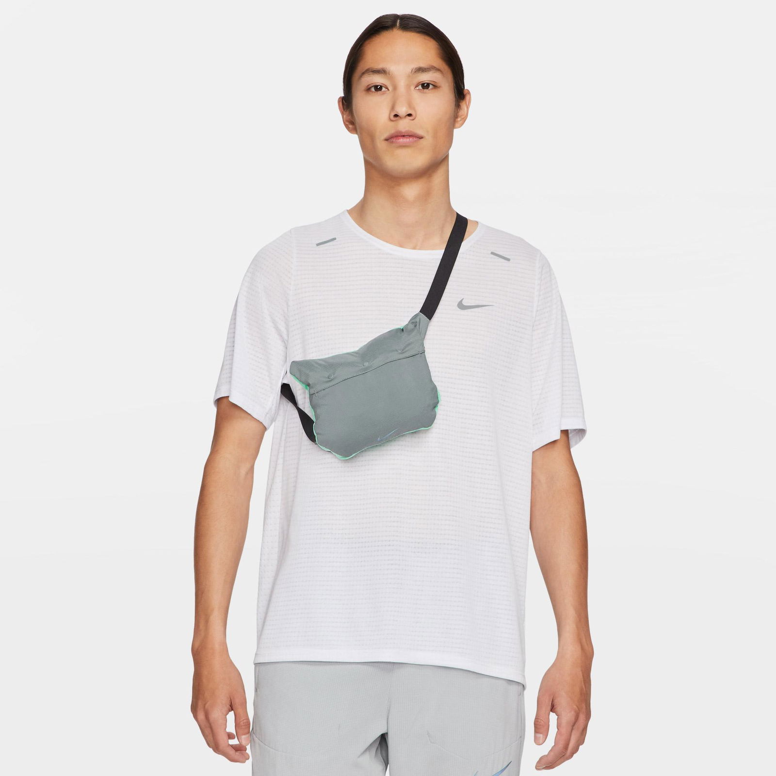 Nike Rpl Uv Windrnner Erkek Yeşil Ceket