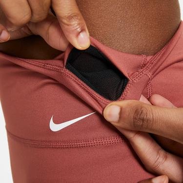  Nike One Dri-Fit Mr 7inç Kadın Kırmızı Şort