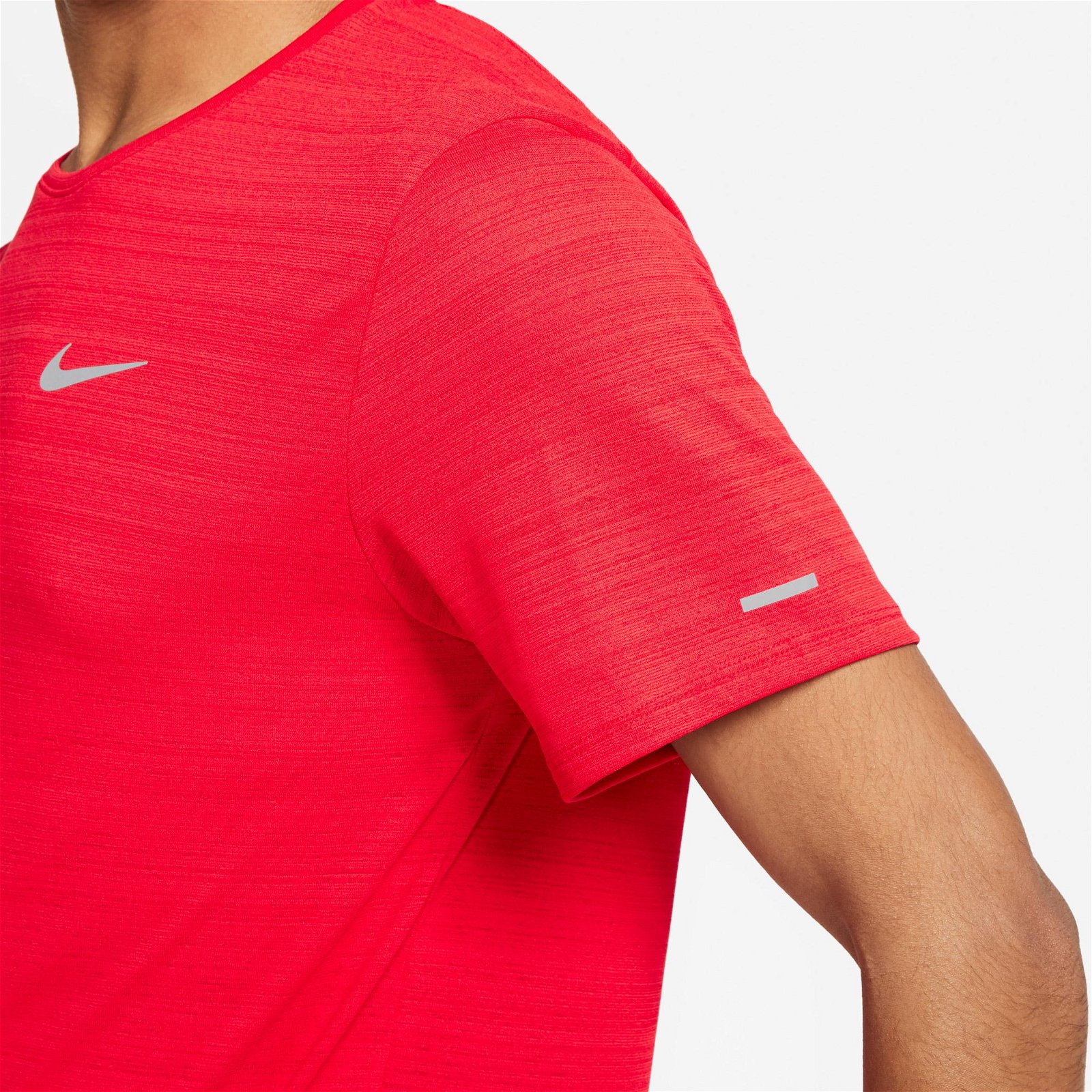 Nike Dri-Fit Miler Erkek Kırmızı T-Shirt