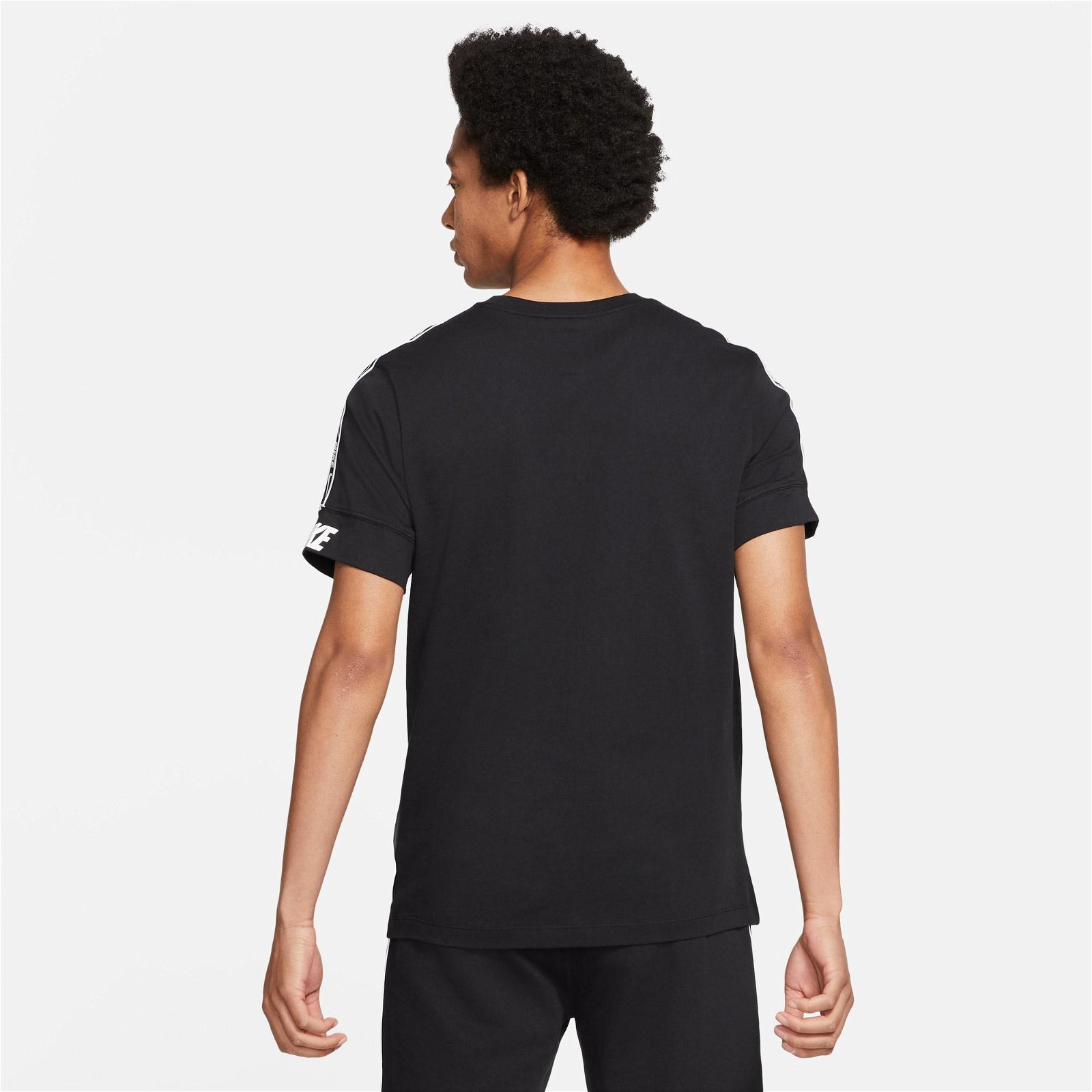 Nike Sportswear Repeat Erkek Siyah T-Shirt