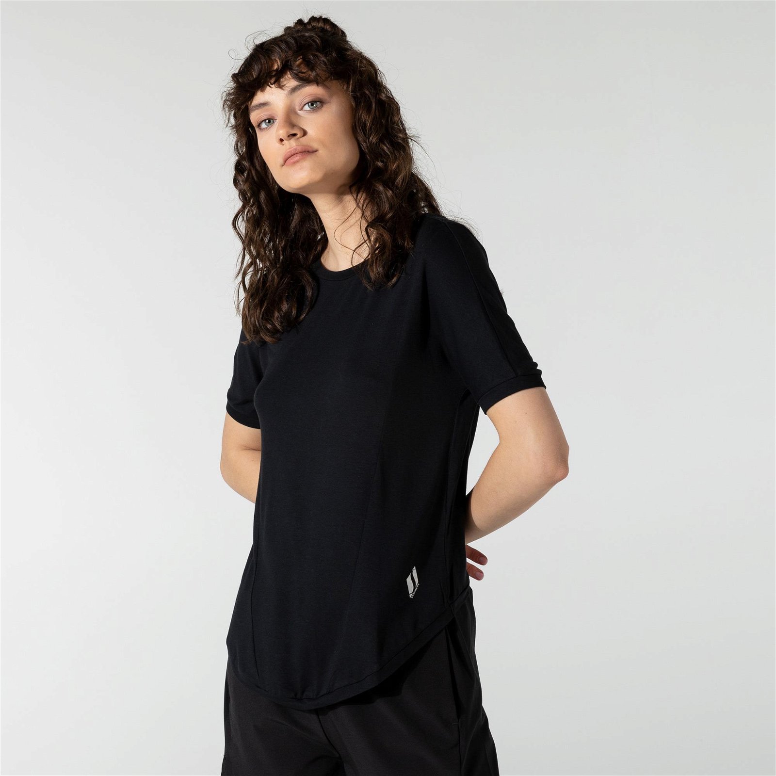 Skechers Graphic Crew Neck Kadın Siyah T-Shirt