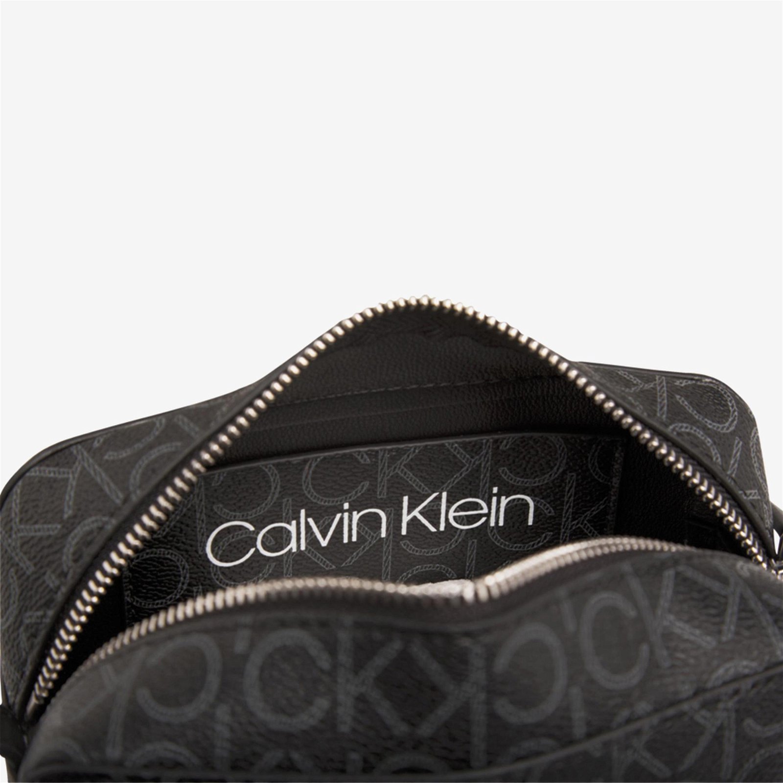 Calvin Klein Kadın Siyah Omuz Çantası