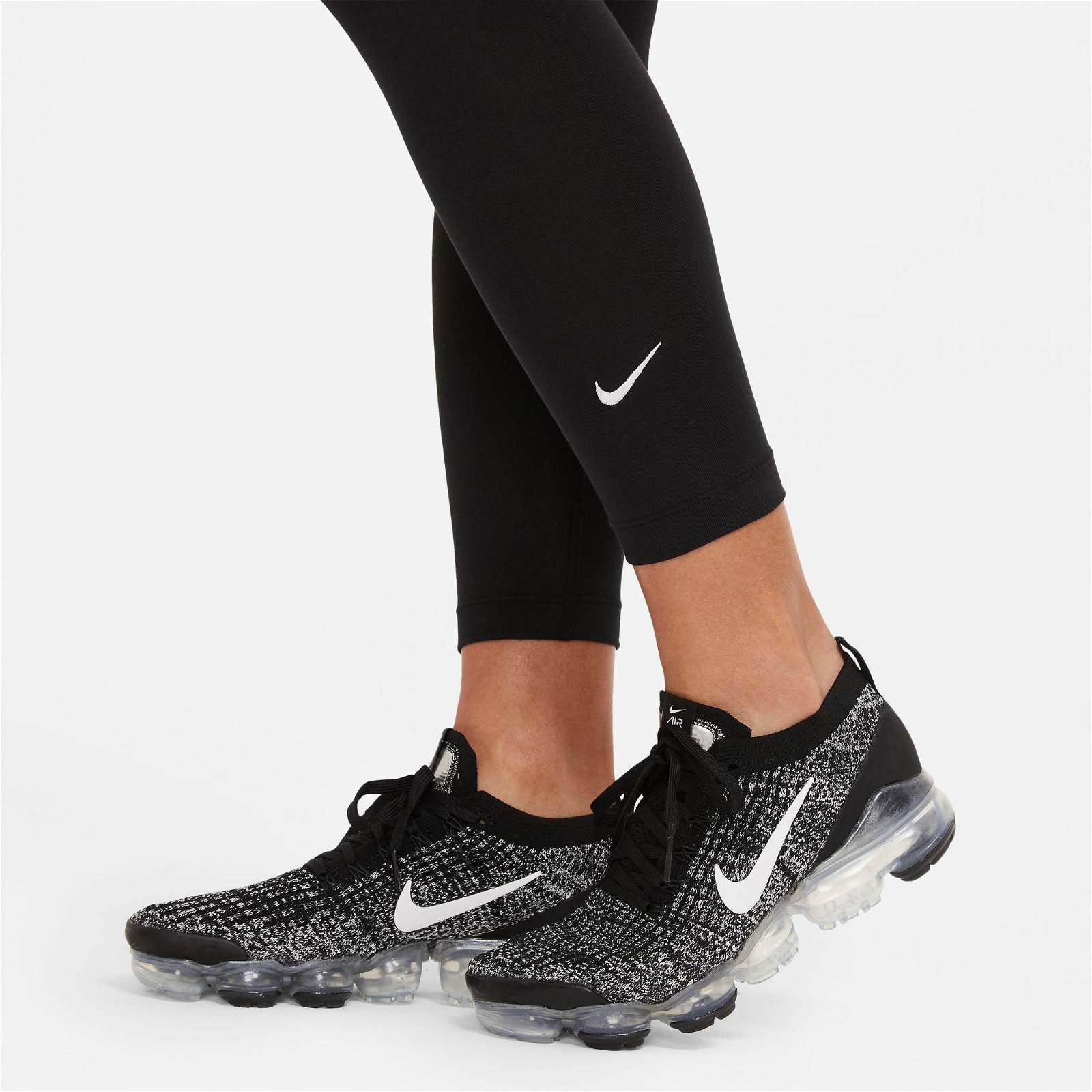Nike Sportswear Essential Kadın Siyah Tayt