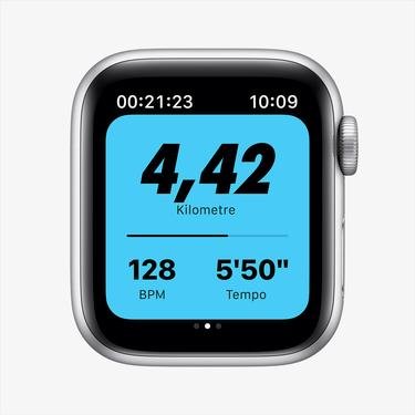  Apple Watch Nike Series 6 40 mm Gümüş Rengi Alüminyum Kasa ve Siyah Nike Spor Kordon
