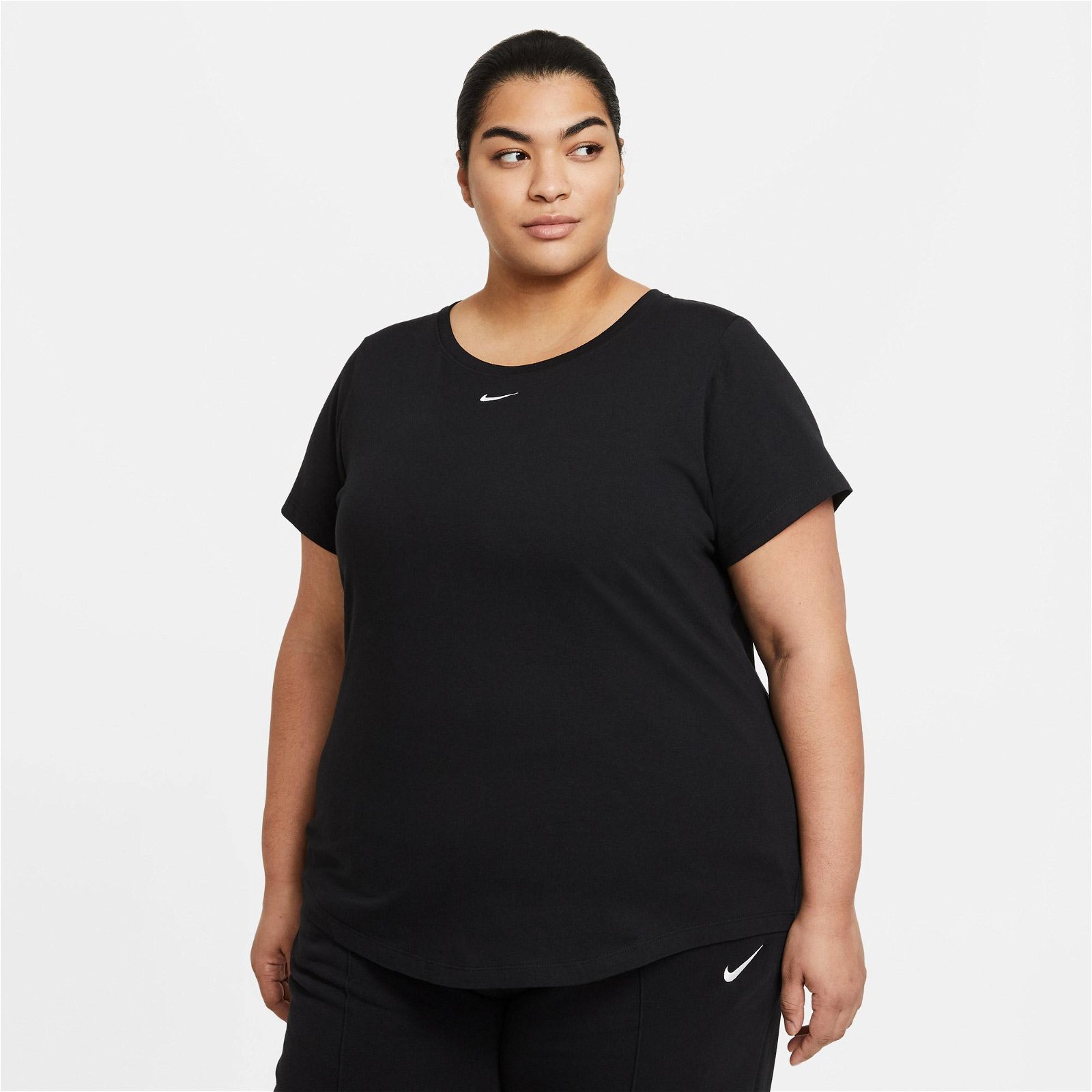 Nike Essential Büyük Beden Kadın Siyah T-Shirt