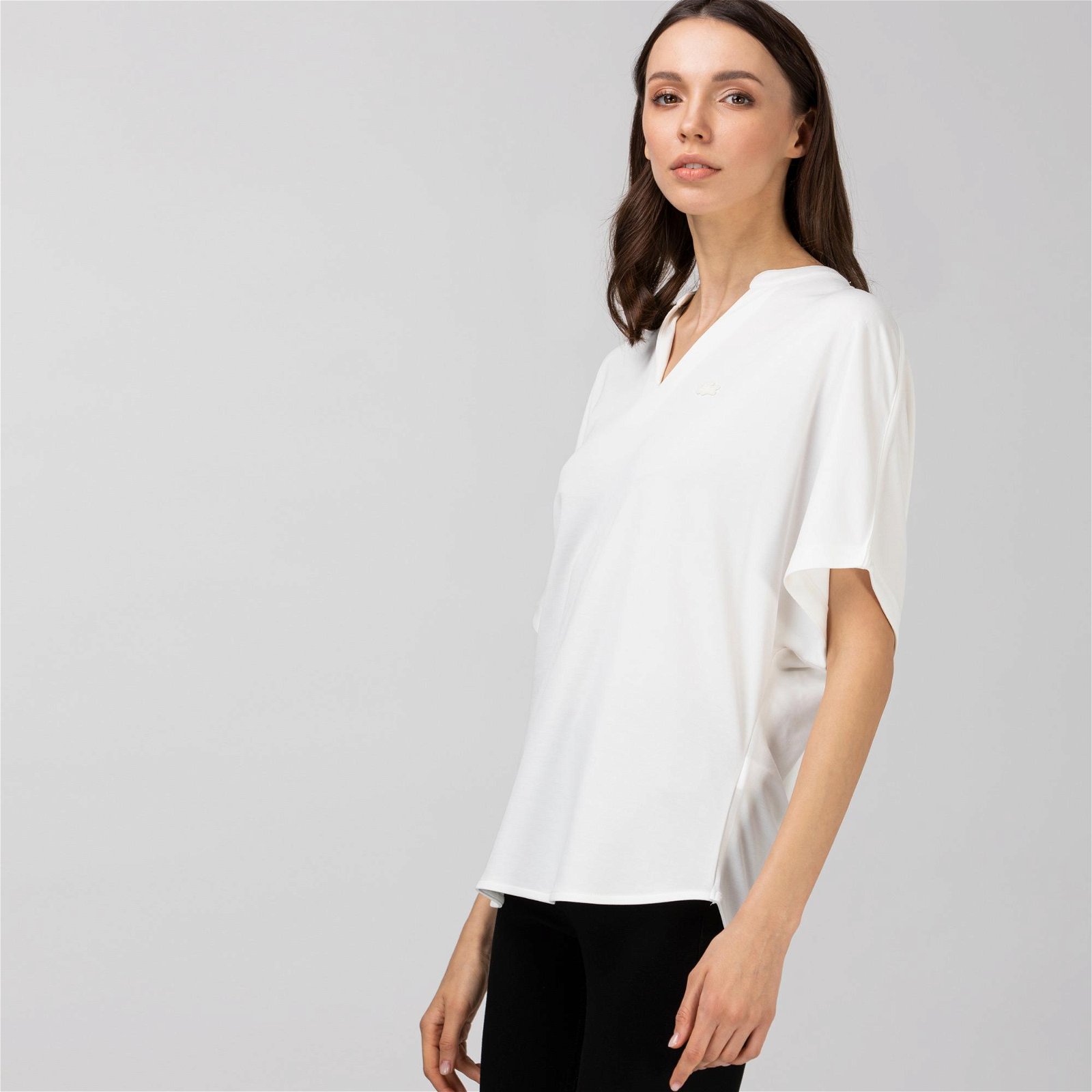 Lacoste Loose Fit V Yaka Beyaz T-Shirt