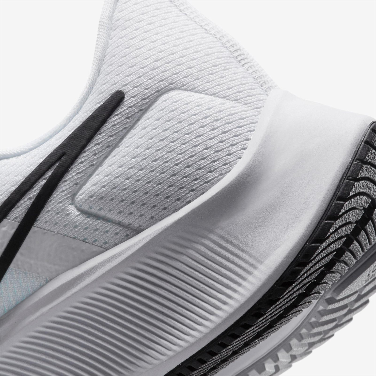 Nike Air Zoom Pegasus 38 Erkek Beyaz Spor Ayakkabı