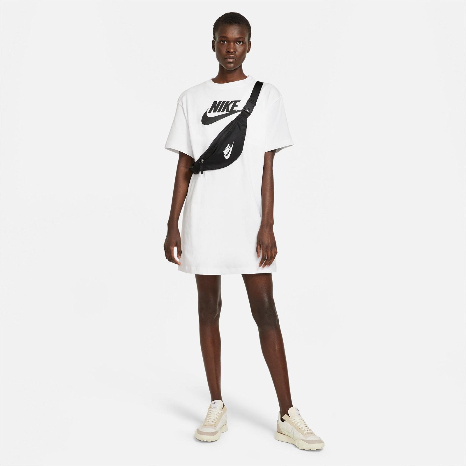 Nike Sportswear Essential Futura Print Kadın Beyaz Elbise