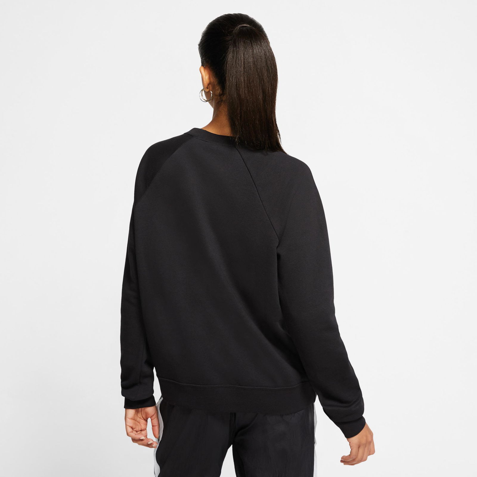 Nike Sportswear Essential Crew Kadın Siyah Uzun Sweatshirt