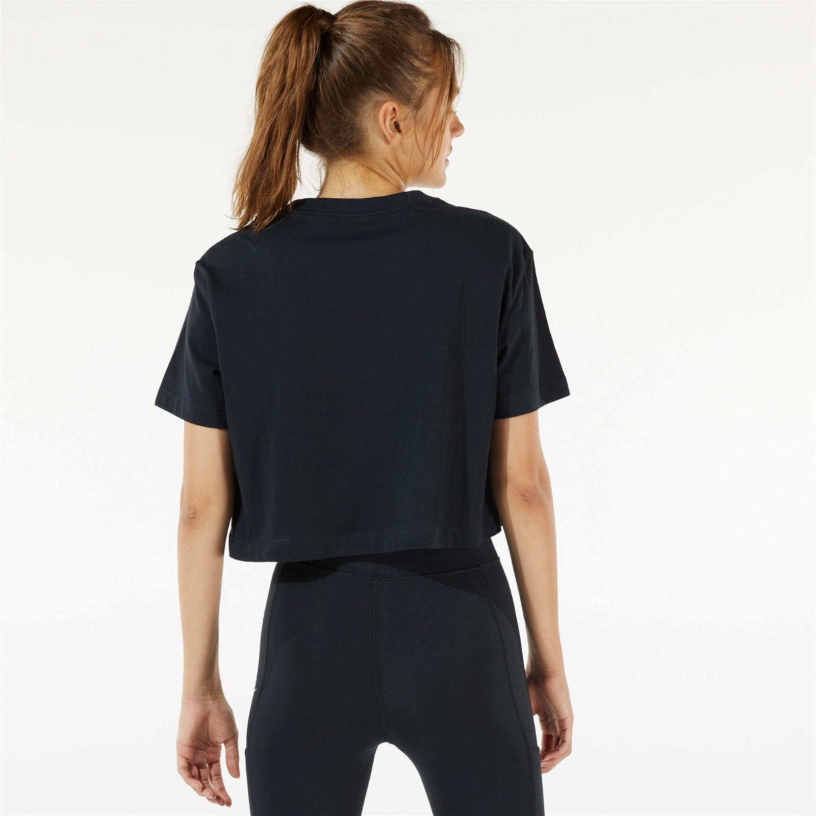 Nike Sportswear Essential Icon Futura Kadın Siyah Crop T-Shirt