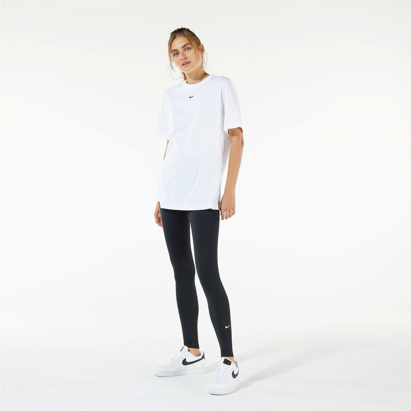 Nike Sportswear Essential Boyfriend Kadın Beyaz T-Shirt