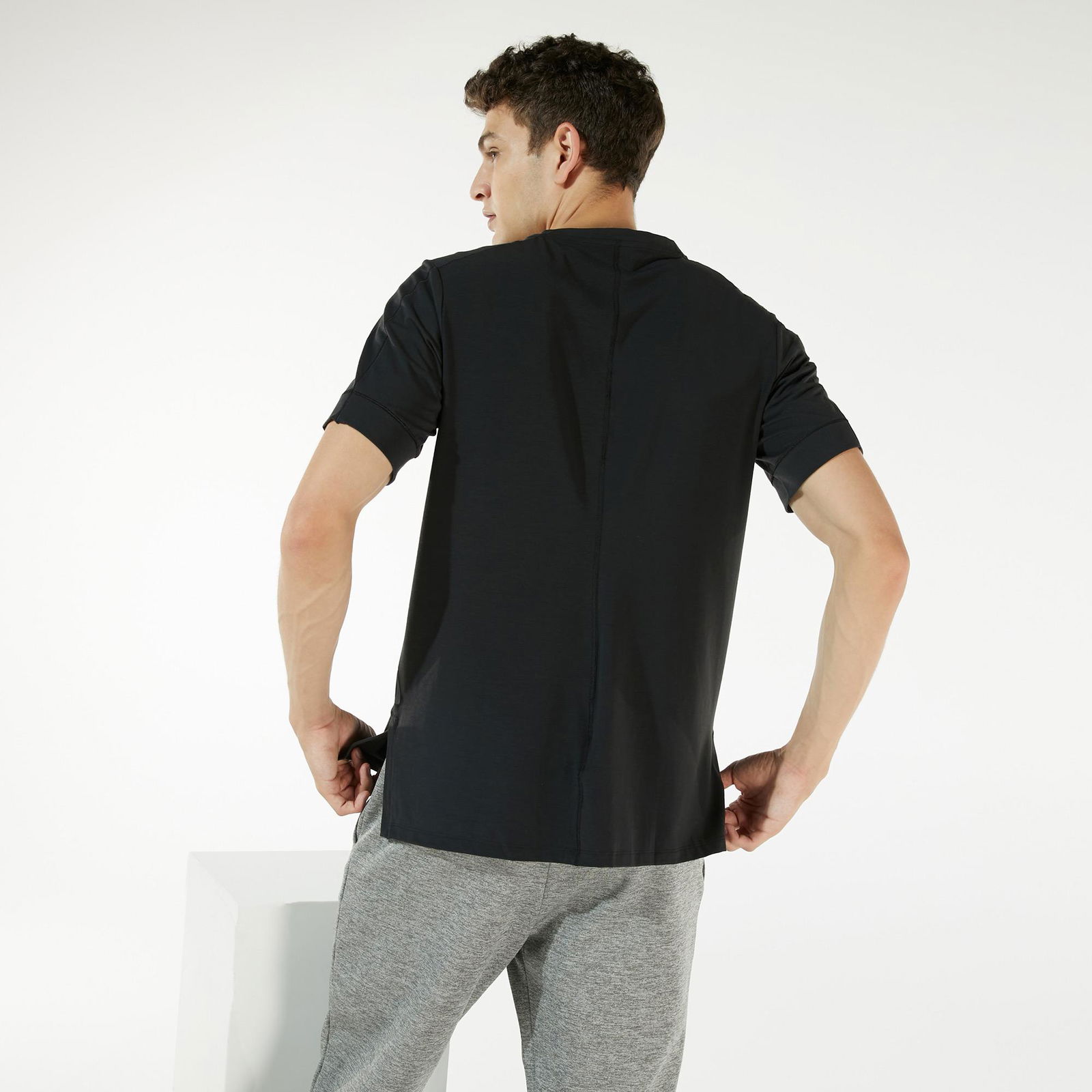 Nike Dri-Fit Yoga Erkek Siyah T-Shirt