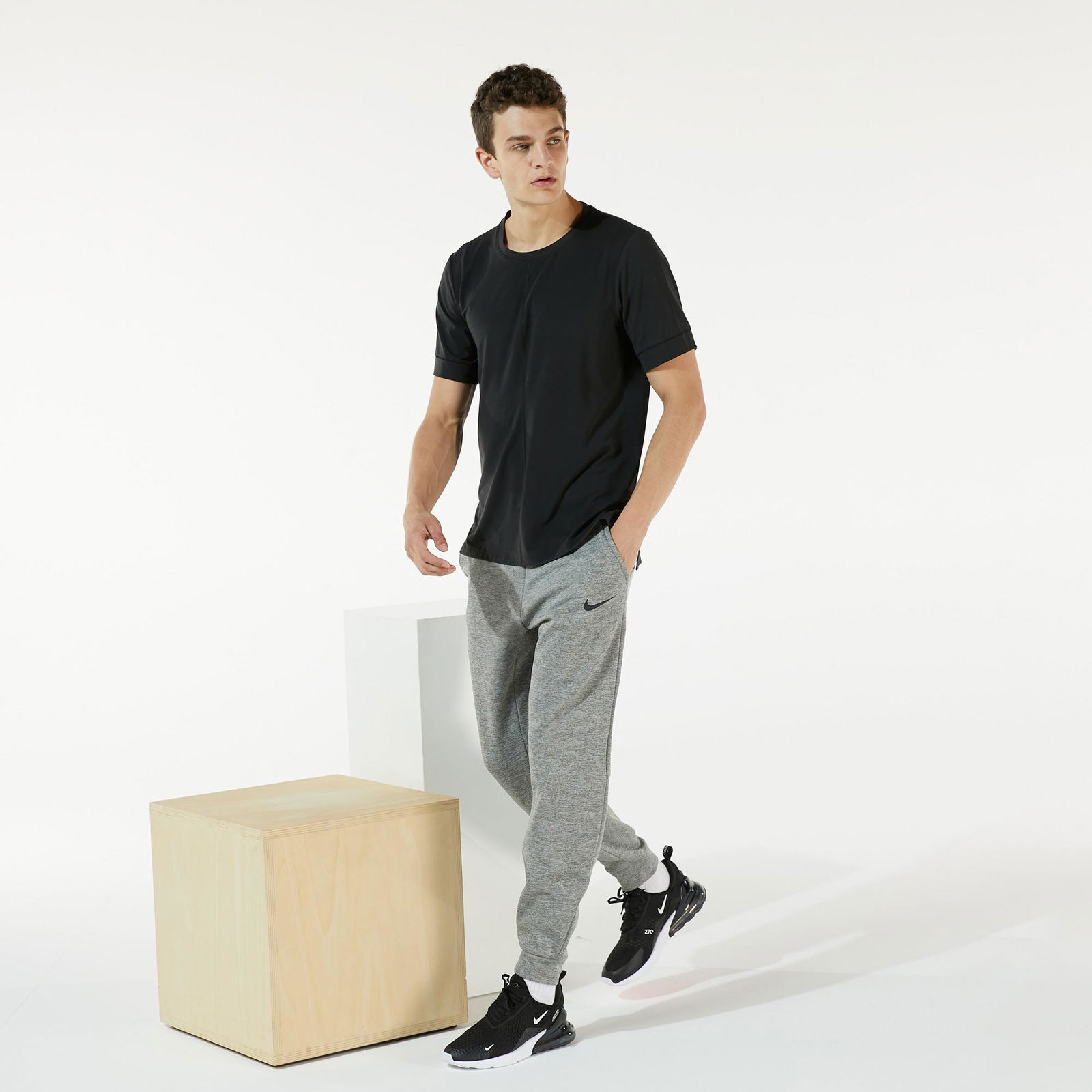 Nike Dri-Fit Yoga Erkek Siyah T-Shirt