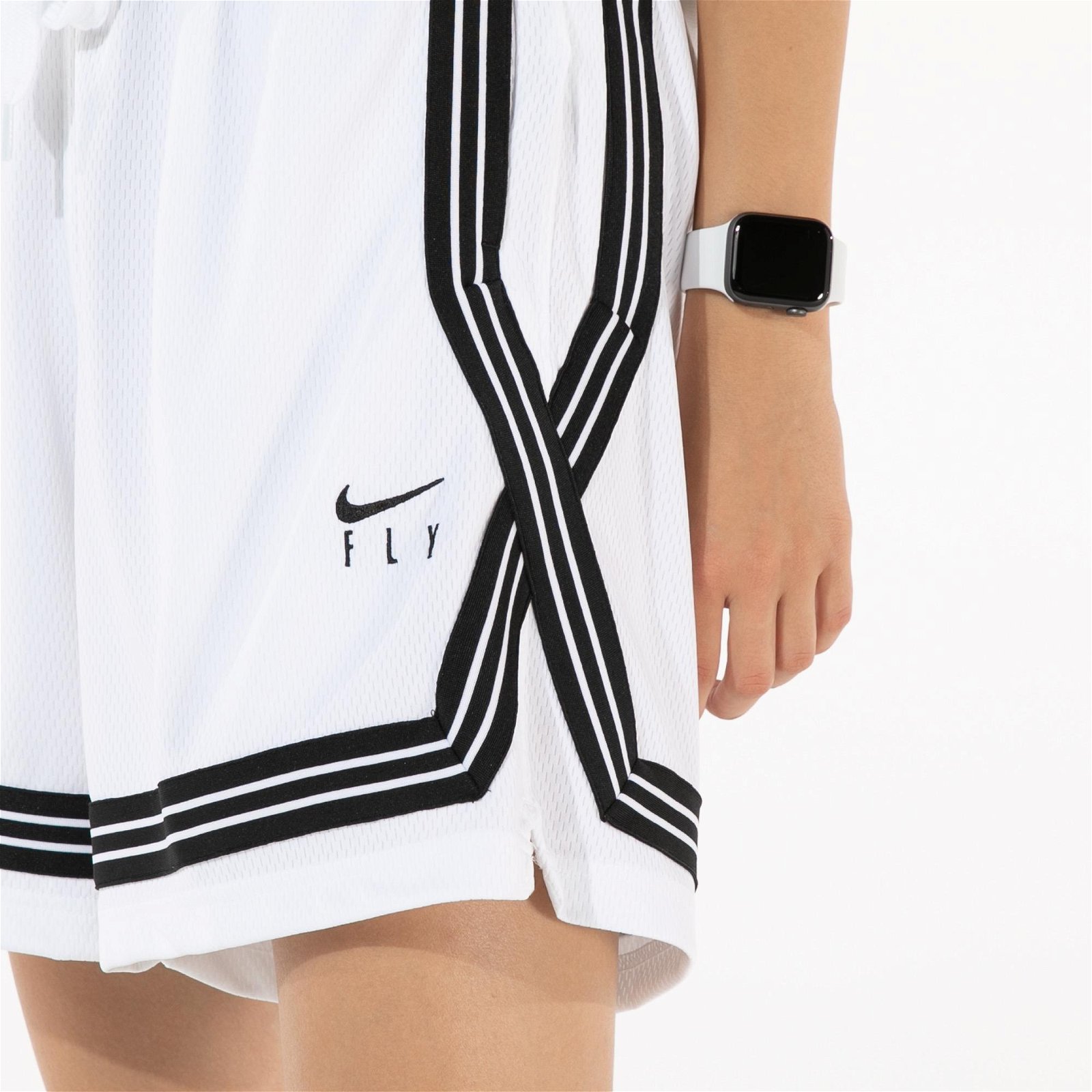 Nike Dri-Fity Crossover Kadın Beyaz Şort