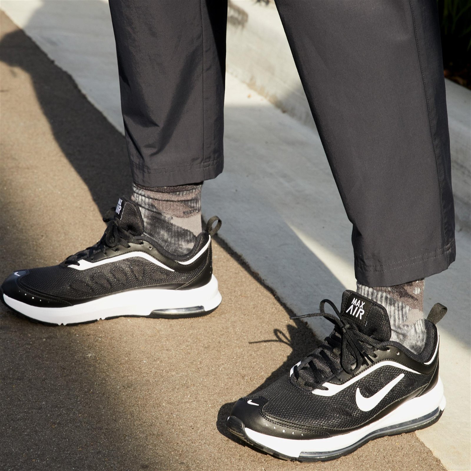 Nike Air Max AP Erkek Siyah Spor Ayakkabı