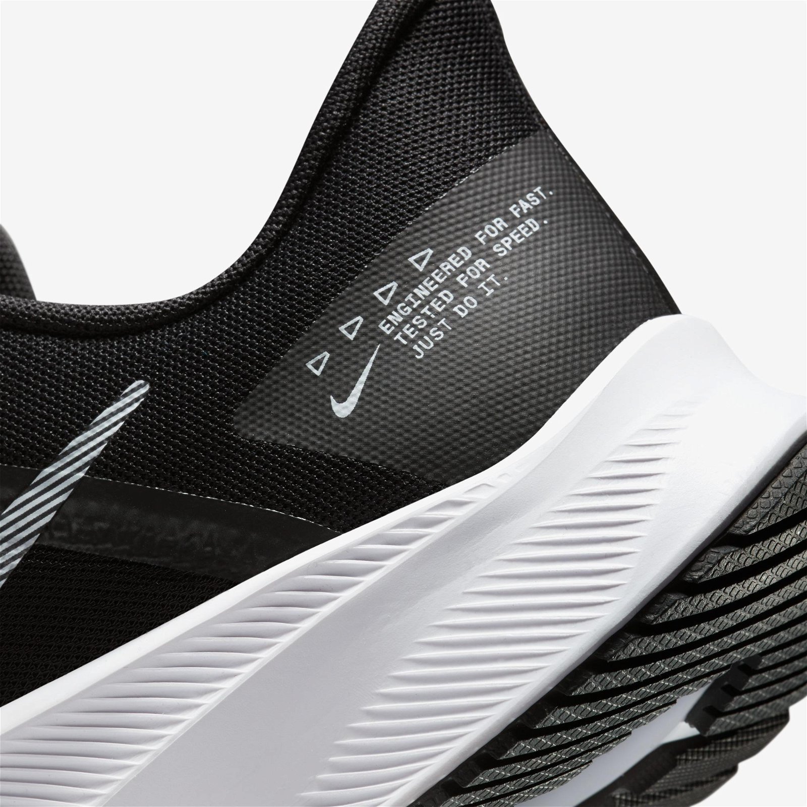 Nike Quest 4 Erkek Siyah-Gri Spor Ayakkabı