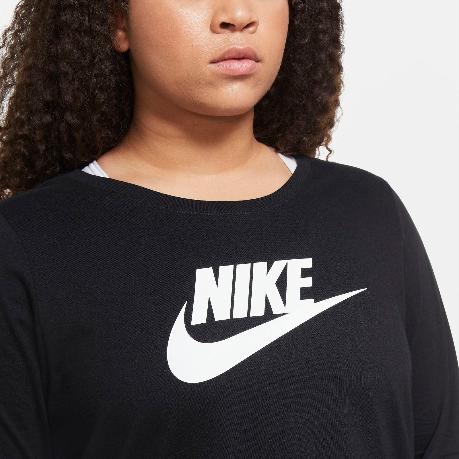 Nike Sportswear Essentials Icon Futura Kadın Siyah T-Shirt