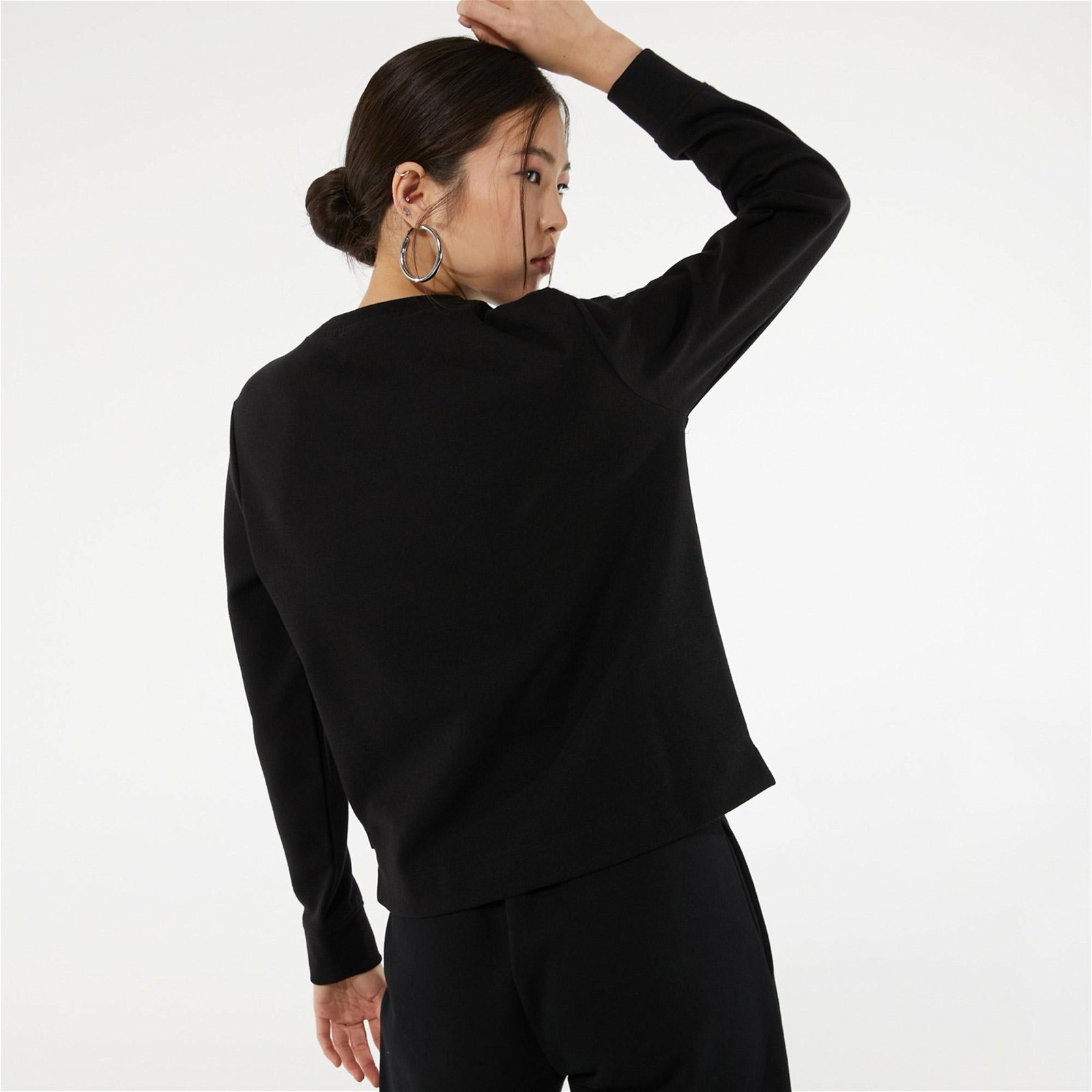 Calvin Klein Modern Essentials Leopar Desen Baskılı Kadın Siyah Sweatshirt