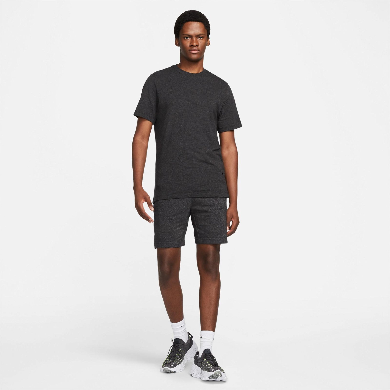  Nike Sportswear Sustainability Erkek Siyah T-Shirt