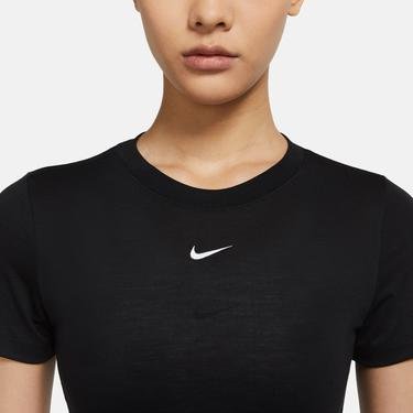  Nike Sportswear Essential Kadın Siyah Crop T-Shirt