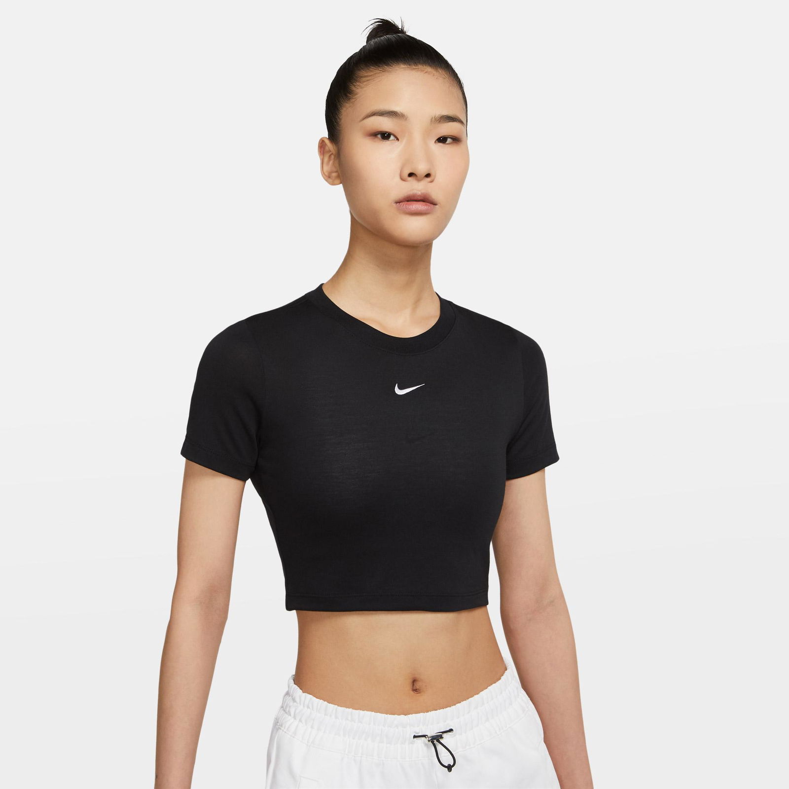 Nike Sportswear Essential Kadın Siyah Crop T-Shirt