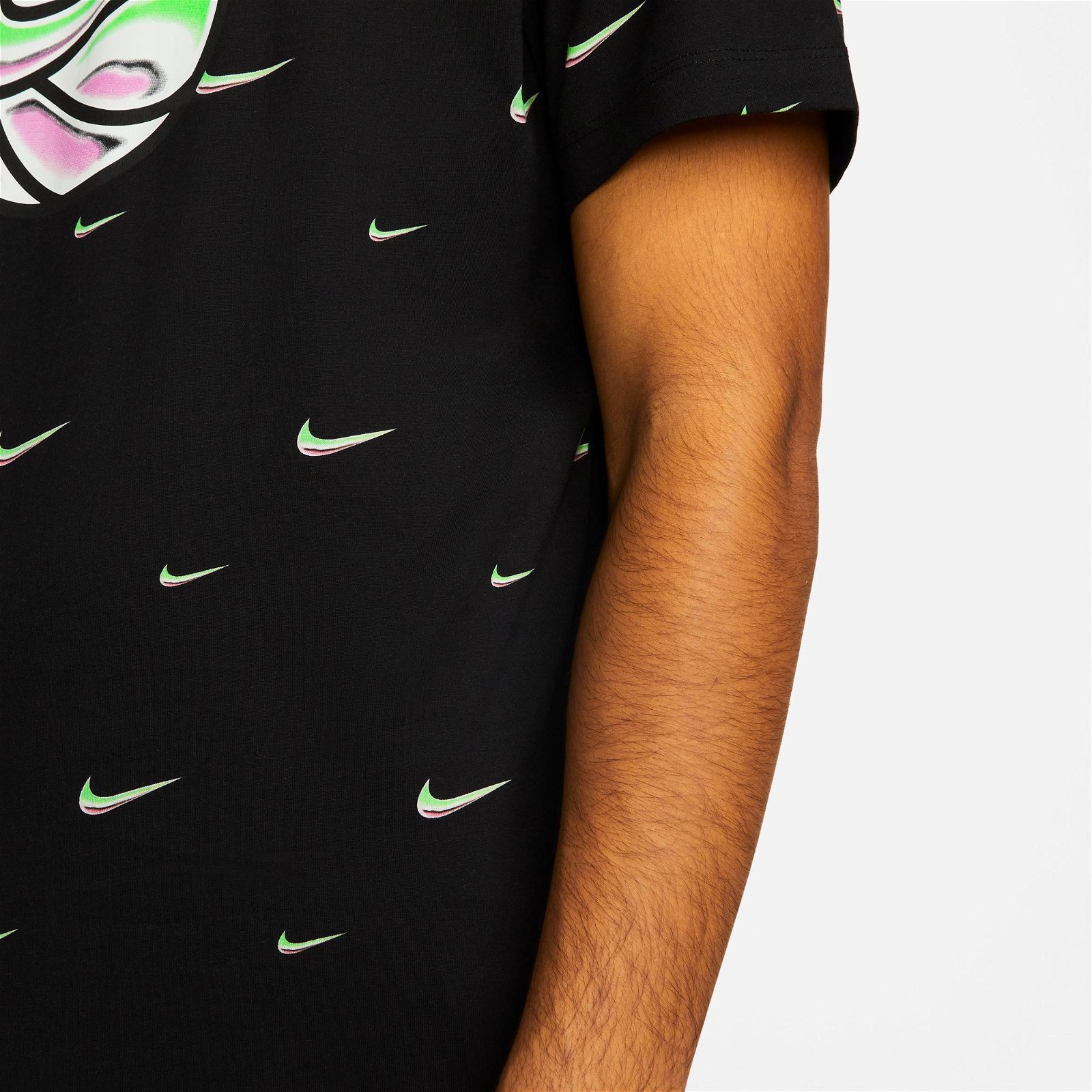 Nike Swoosh Ball Erkek Siyah T-Shirt