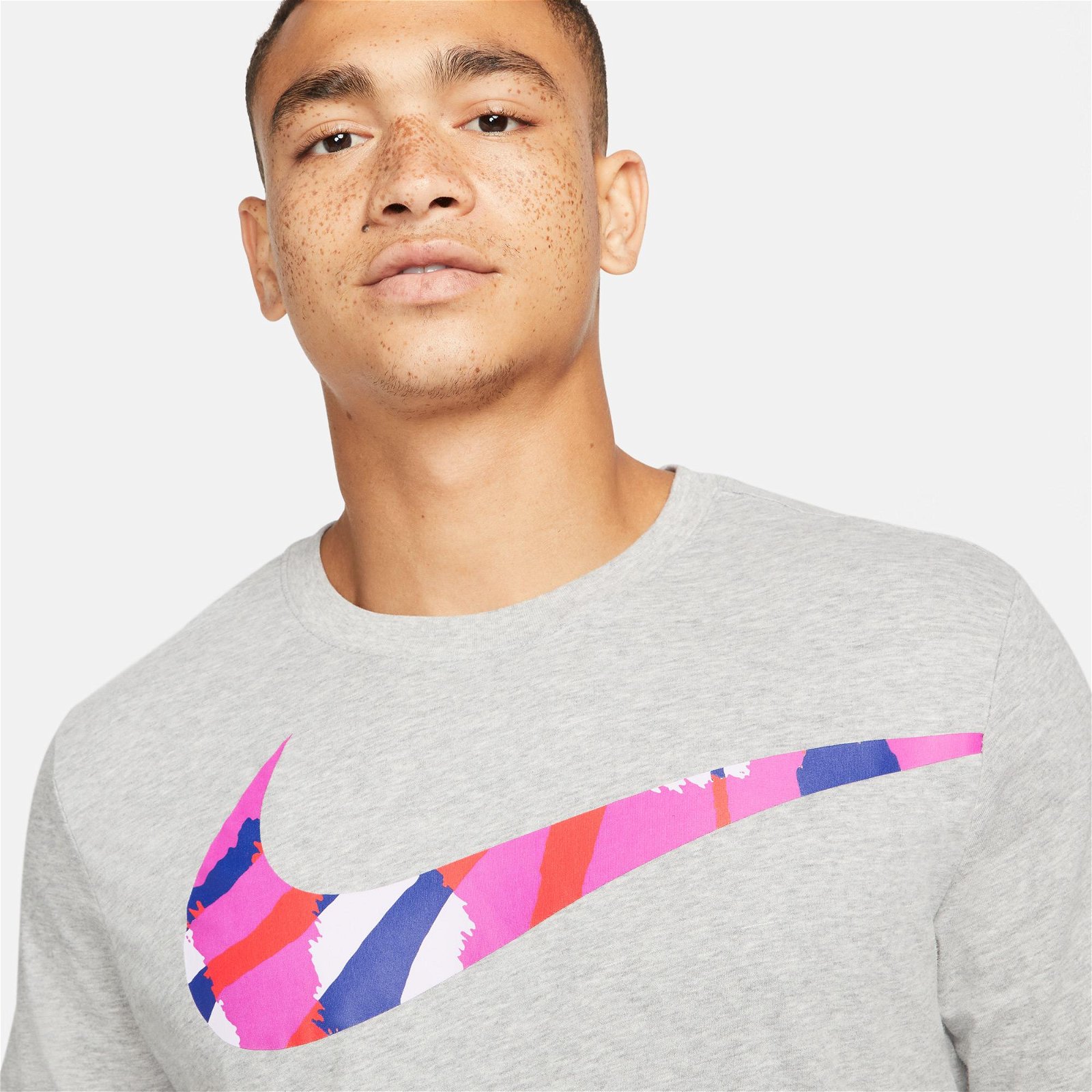 Nike Dri-FIT Erkek Gri T-Shirt