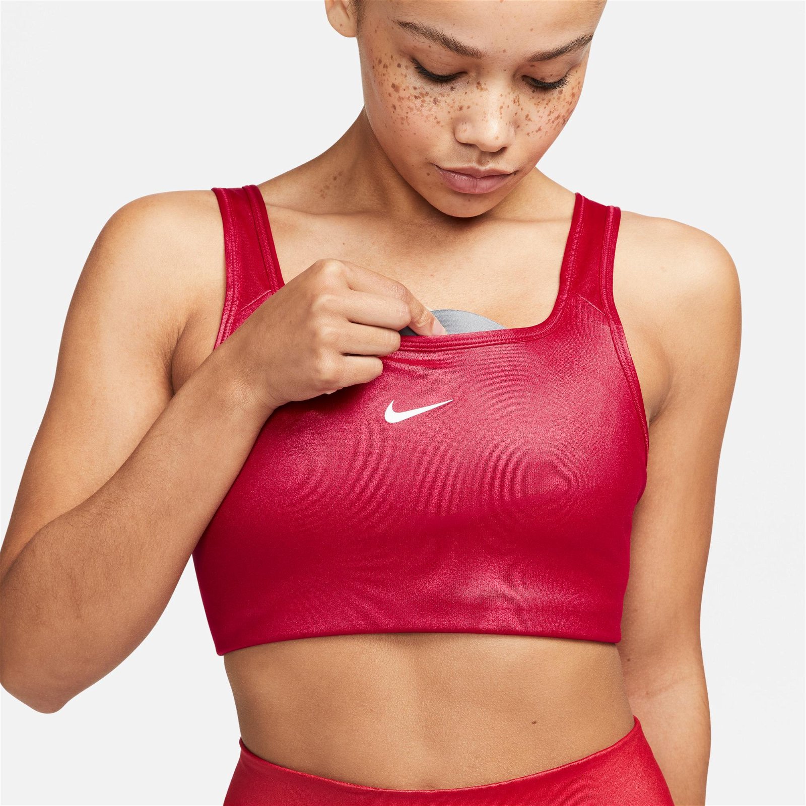 Nike Dri-FIT Swoosh Shine Kadın Kırmızı Bra