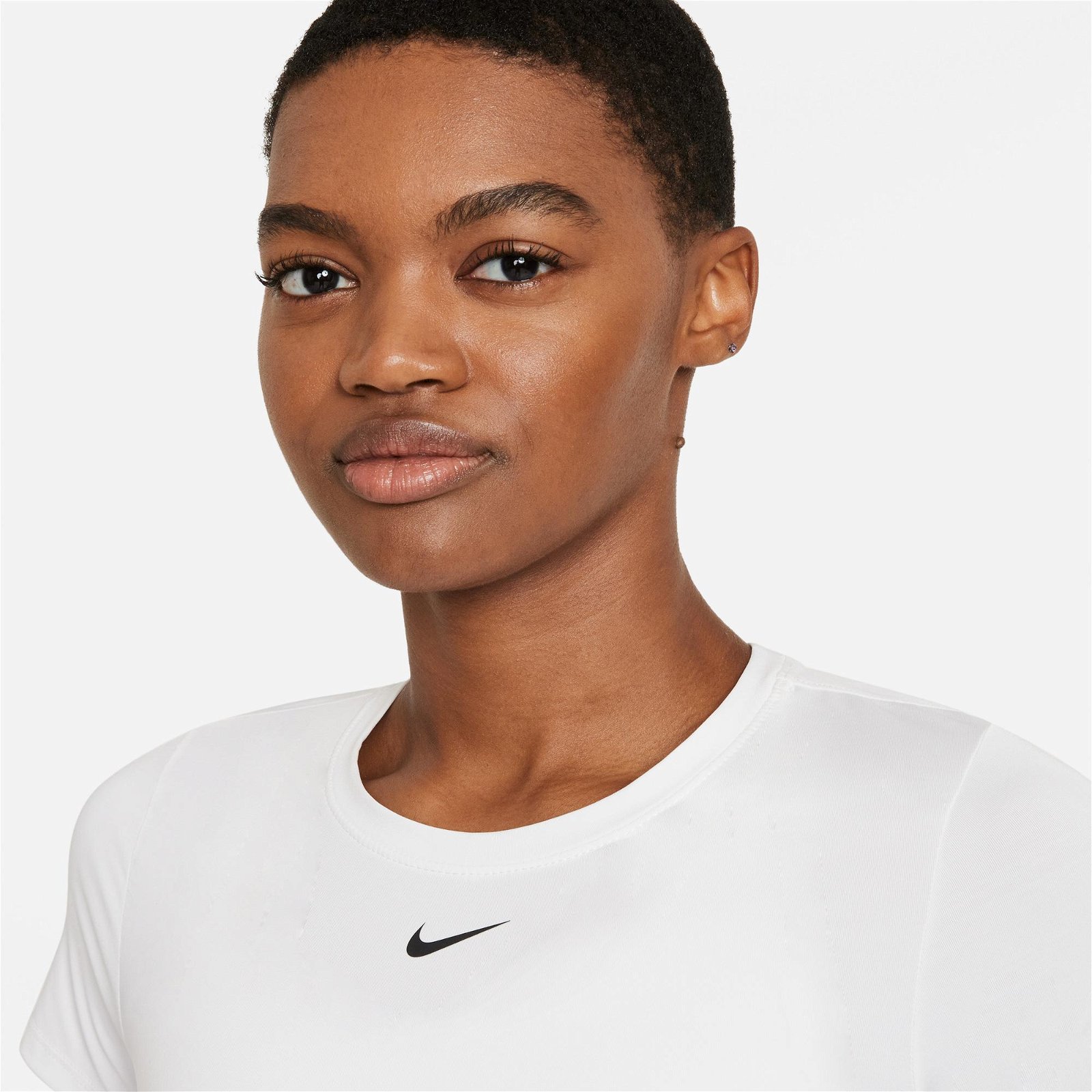Nike One Dri-Fit Slim Kadın Beyaz T-Shirt