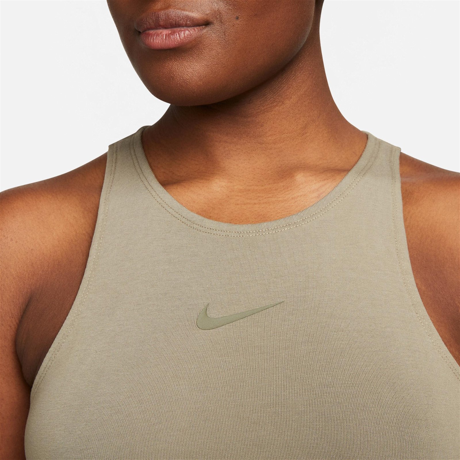 Nike Sportswear Kadın Haki Crop Top