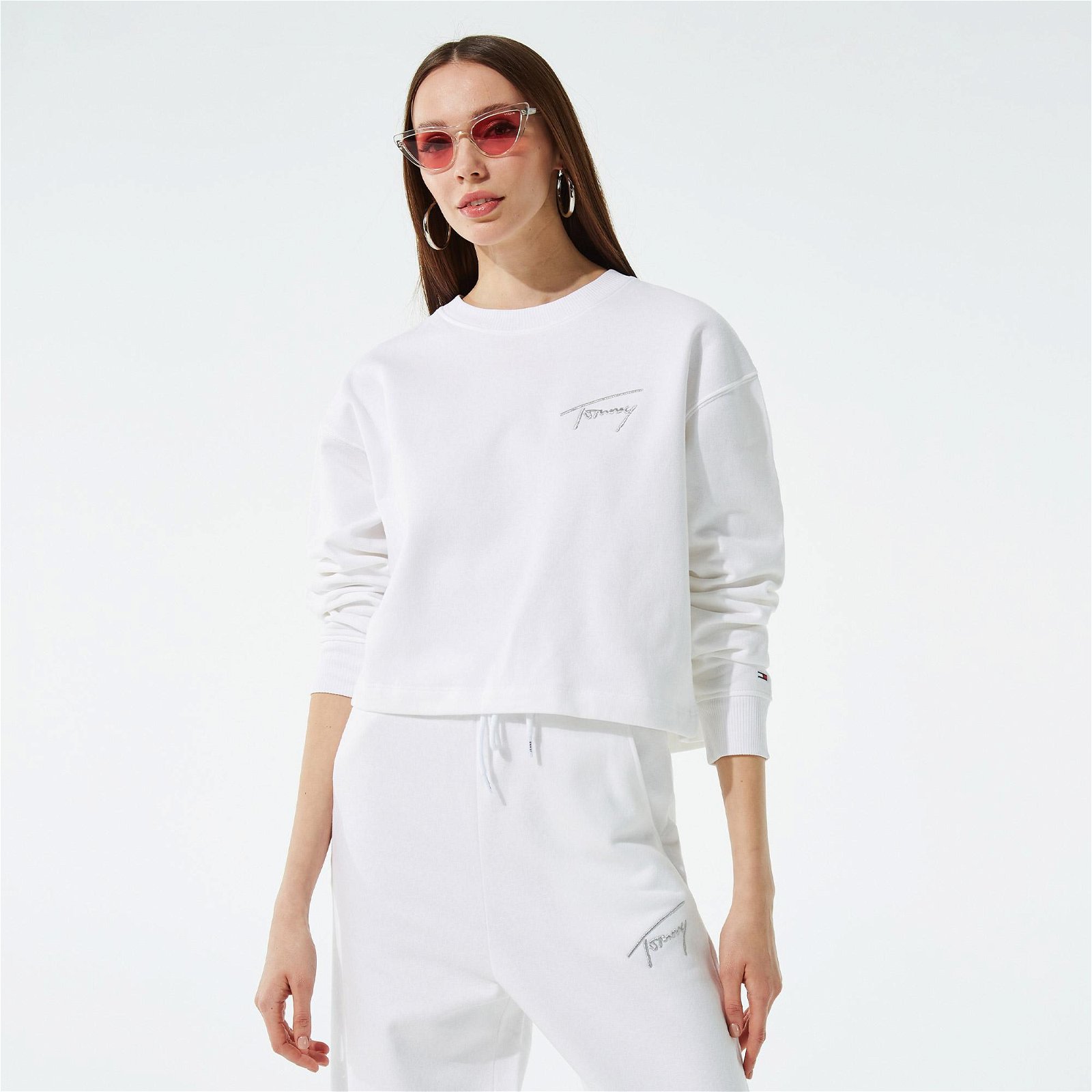 Tommy Jeans Signature Crew Kadın Beyaz Crop Sweatshirt