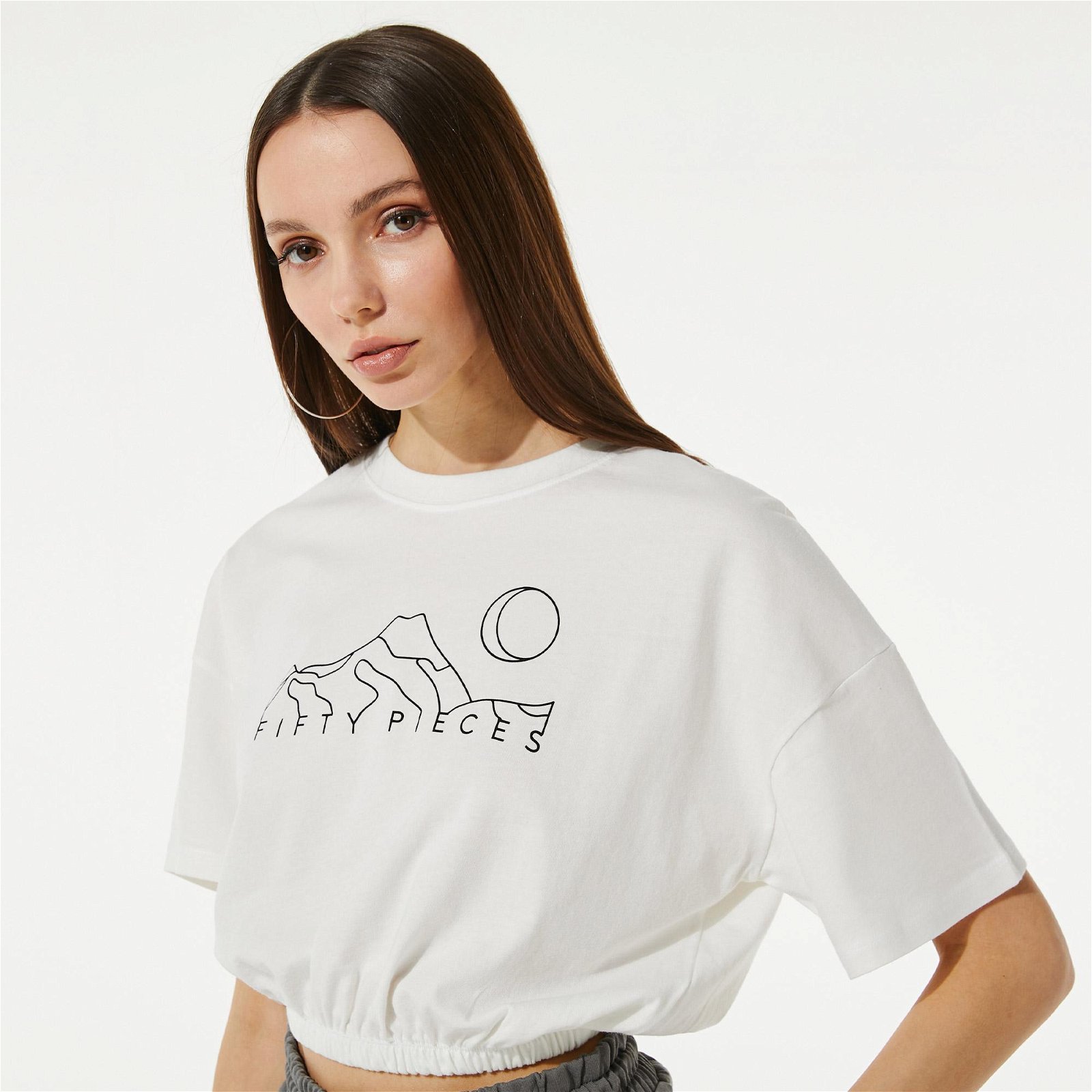 Fifty Pieces Kadın Ekru Crop T-Shirt
