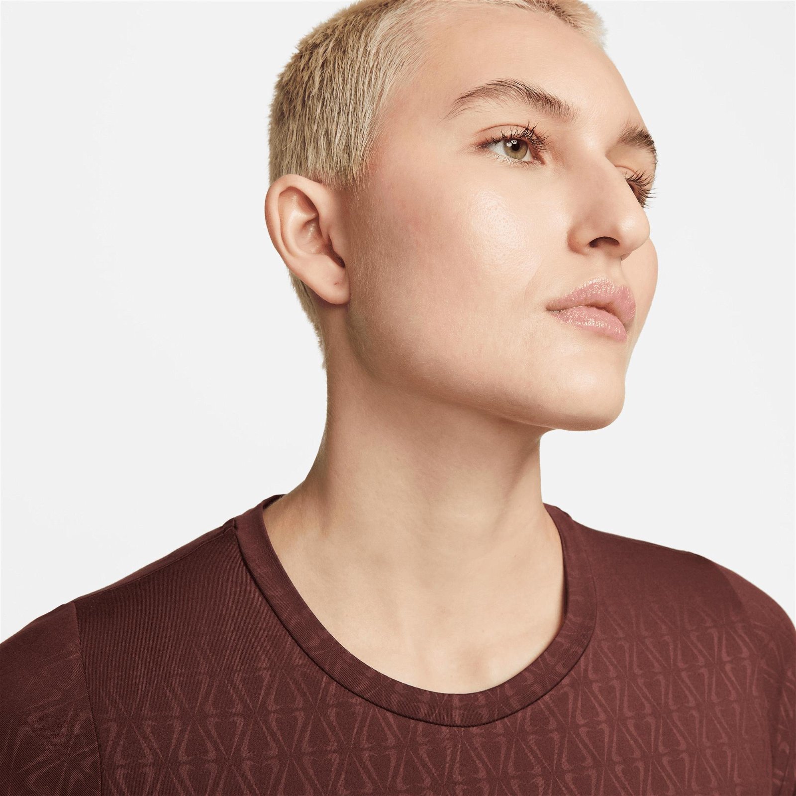 Nike One Luxe Dri-Fit Aop Slim Kadın Kahverengi T-Shirt