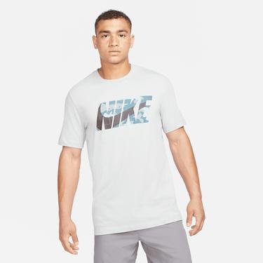  Nike Dri-FIT Camo Graphic Erkek Gri T-Shirt