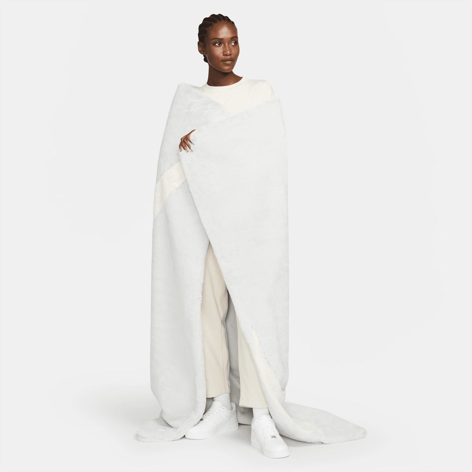 Nike Sportswear Blanket Faux Fur Swoosh Kadın Gri Battaniye