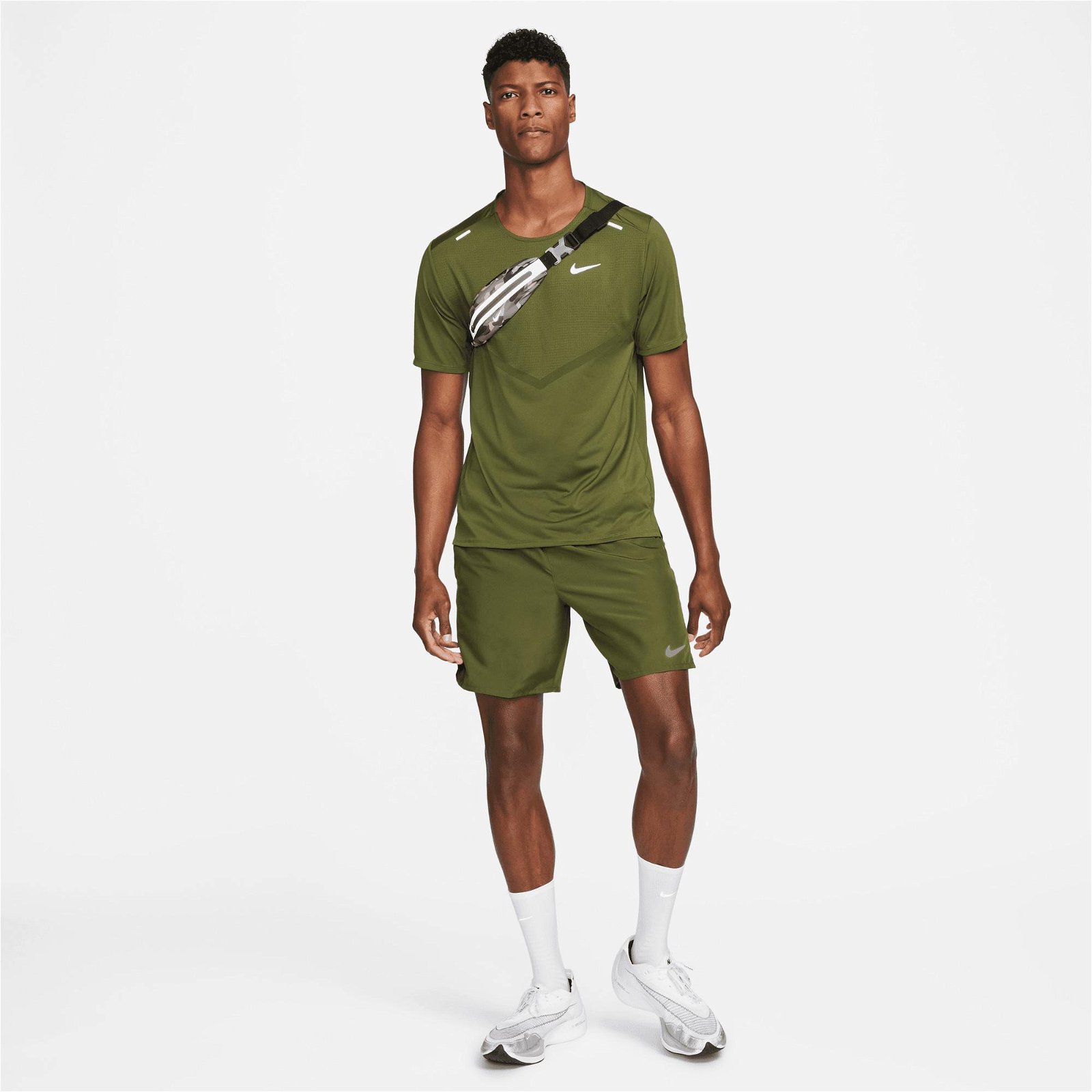Nike Dri-FIT Challenger 7Bf Erkek Yeşil Şort