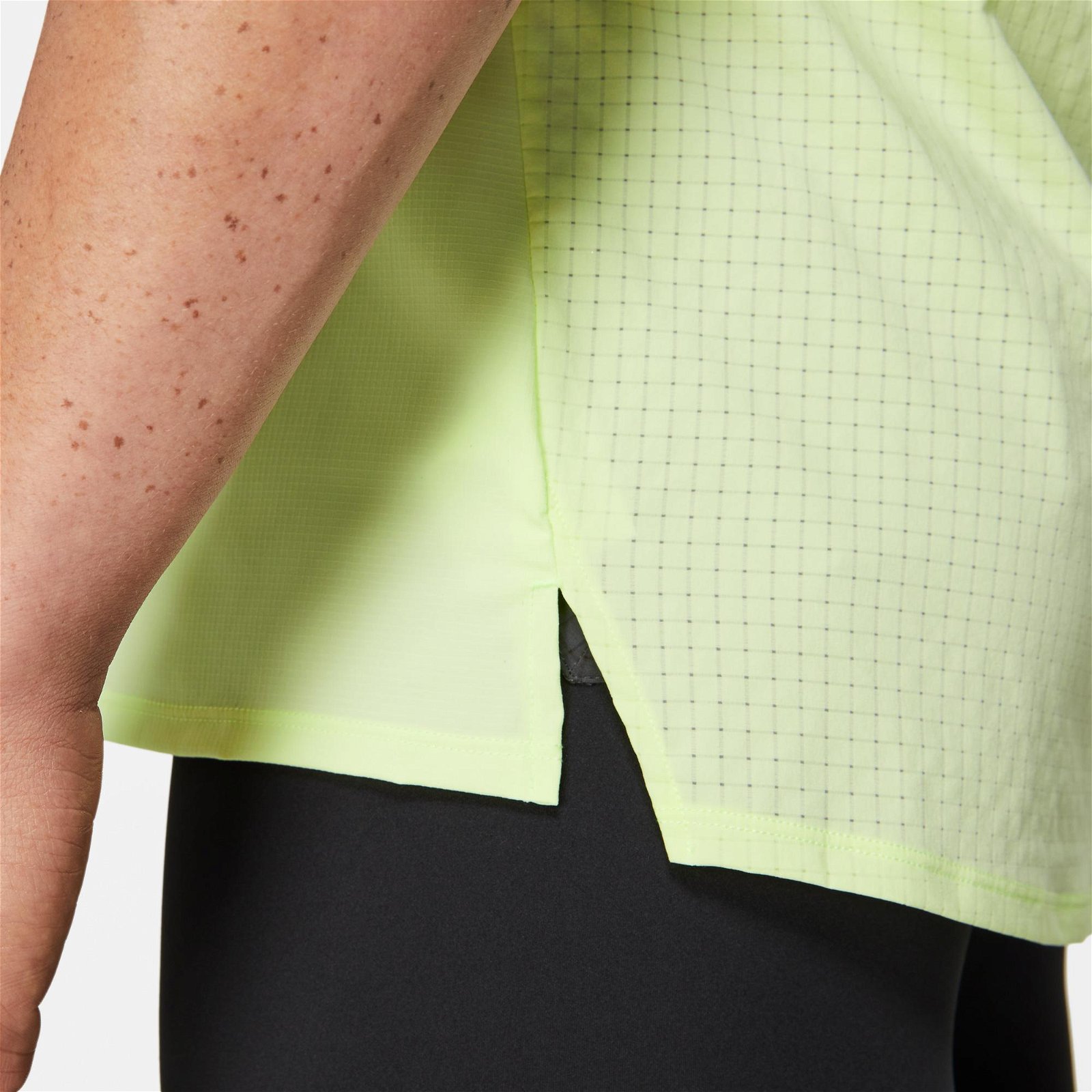 Nike Dri-FIT Trail Rise 365 Erkek Sarı T-Shirt
