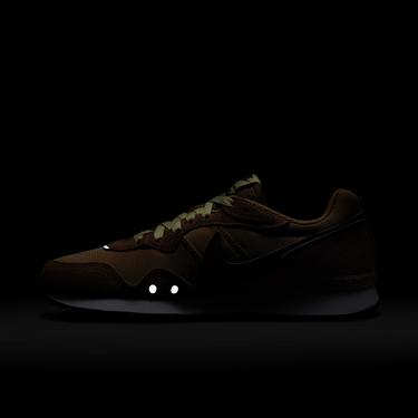  Nike Venture Runner Kadın Bej Spor Ayakkabı