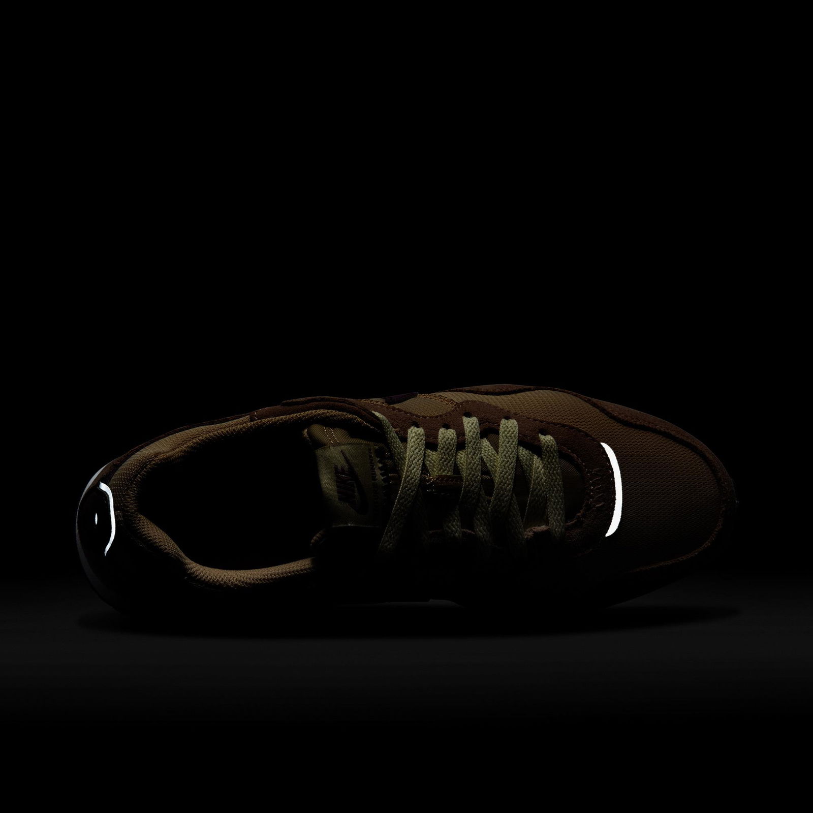 Nike Venture Runner Kadın Bej Spor Ayakkabı